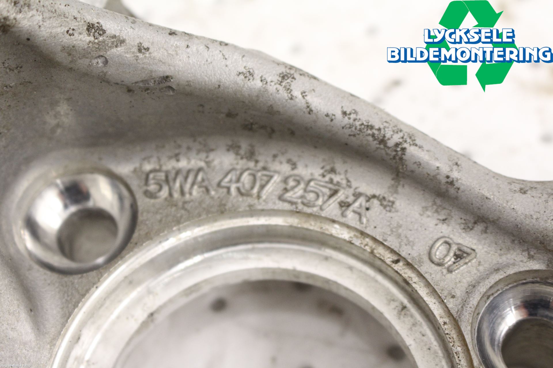 Audi A3/S3 8Y 21- Styrspindel Lagerhus Vä