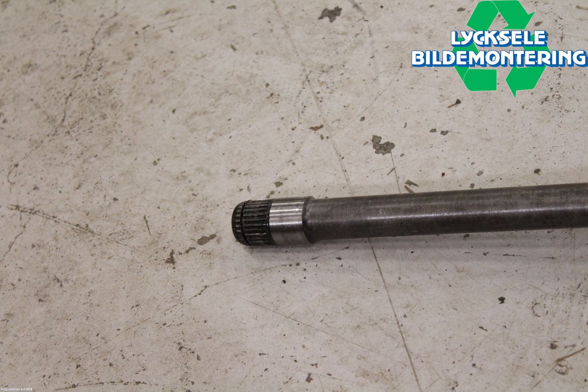 BMW X1 E84 10-15 Drivaxel Fram Höger