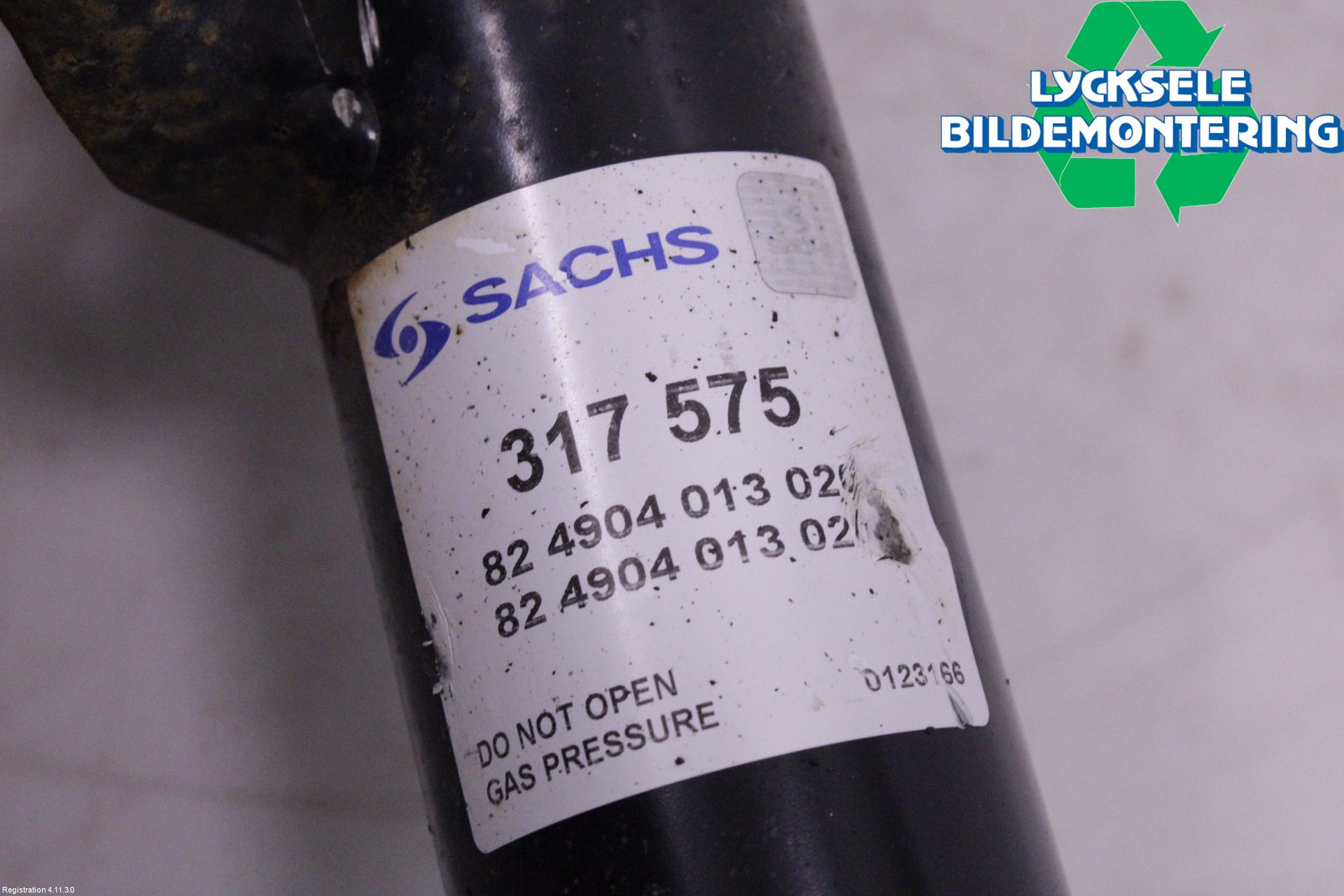 Volkswagen VW PASSAT 11-14 Fjäderben Fram Vänster