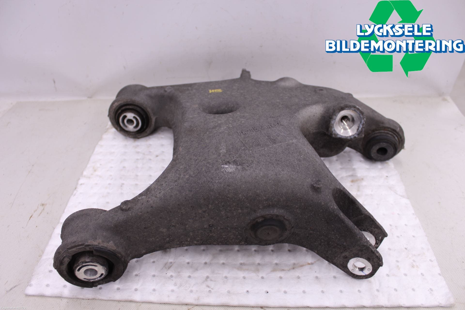 BMW 5 F10/F11/F18 09-17 Bärarm Bak Höger