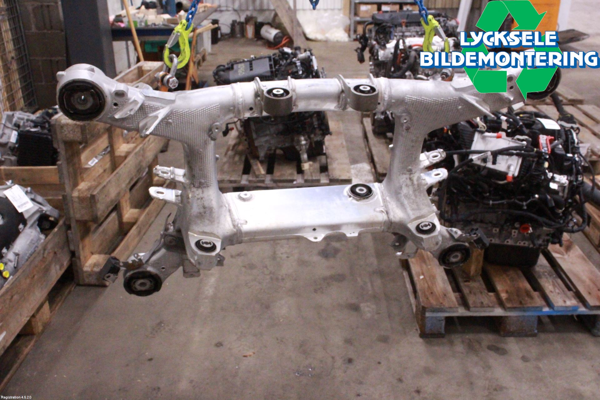 BMW X7 G07 19- Bakaxelbalk