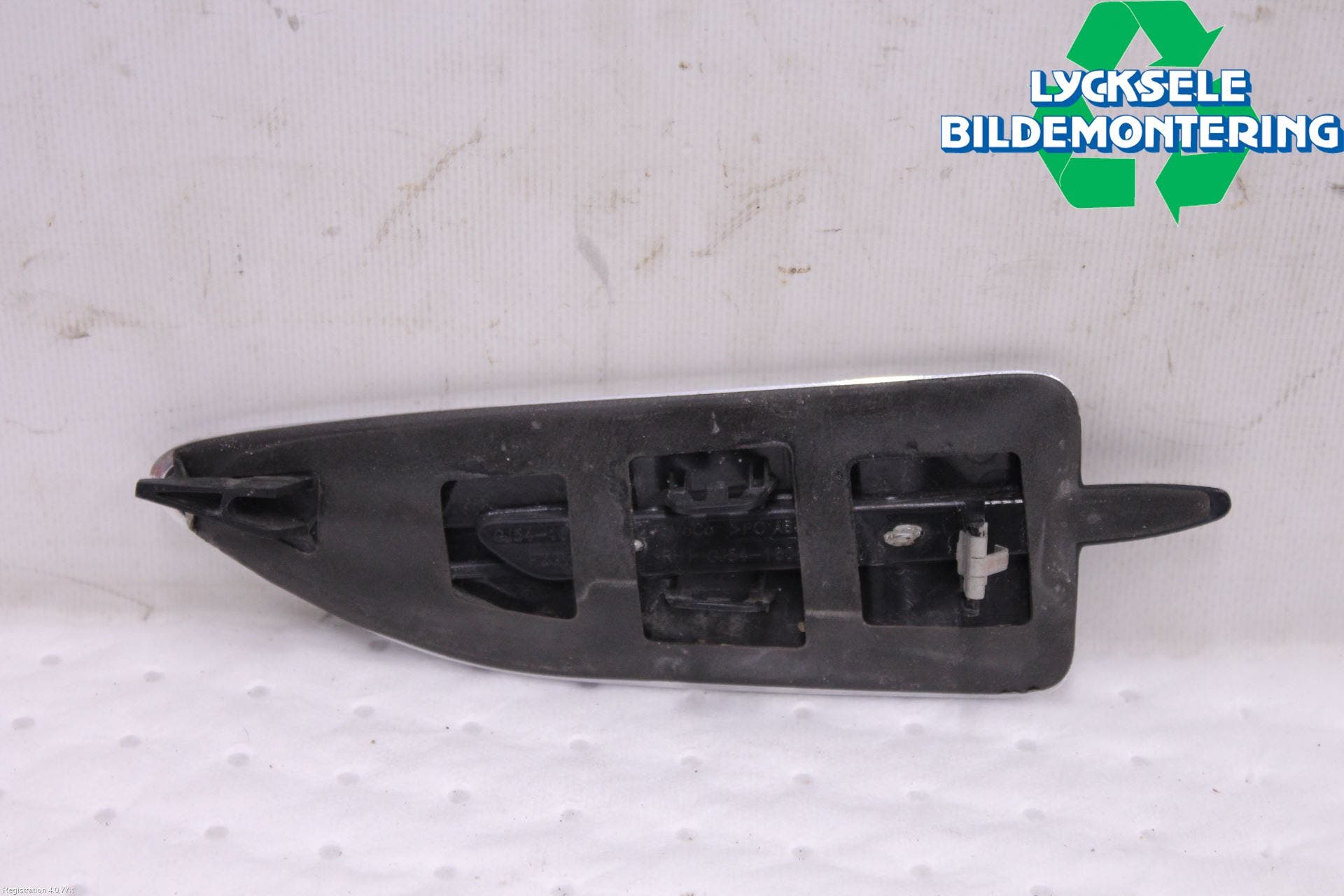 Ford KUGA 17-19 List Framskärm Hö