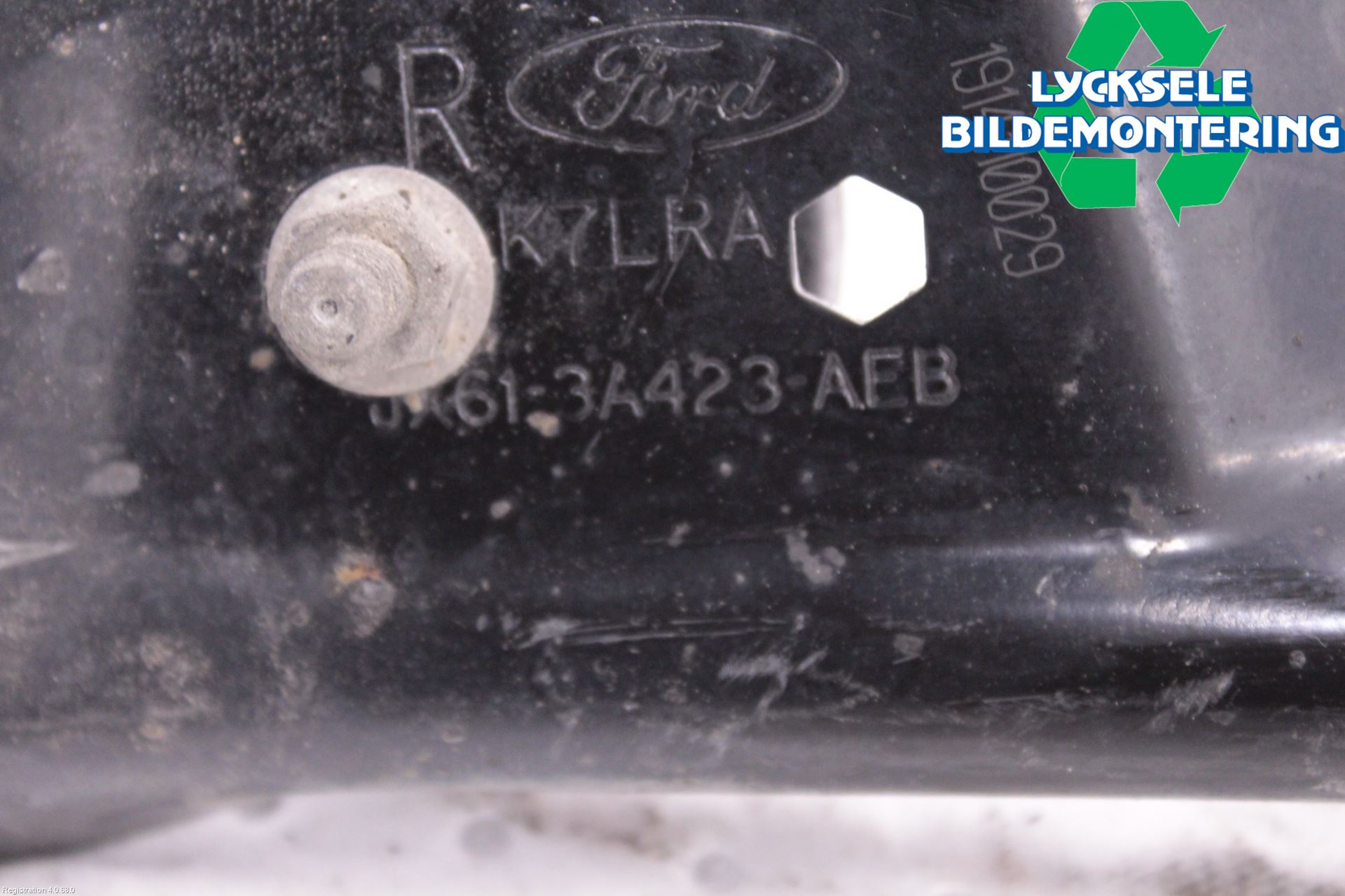 Ford FOCUS 19- Bärarm Fram Undre Hö