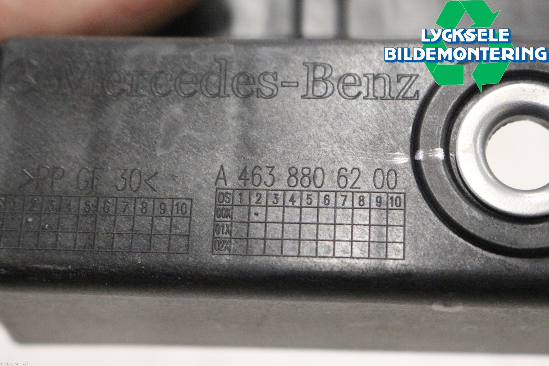 Mercedes-Benz MB G-KLASS (W461/463) 89- Stötfångarfäste Bak Hö