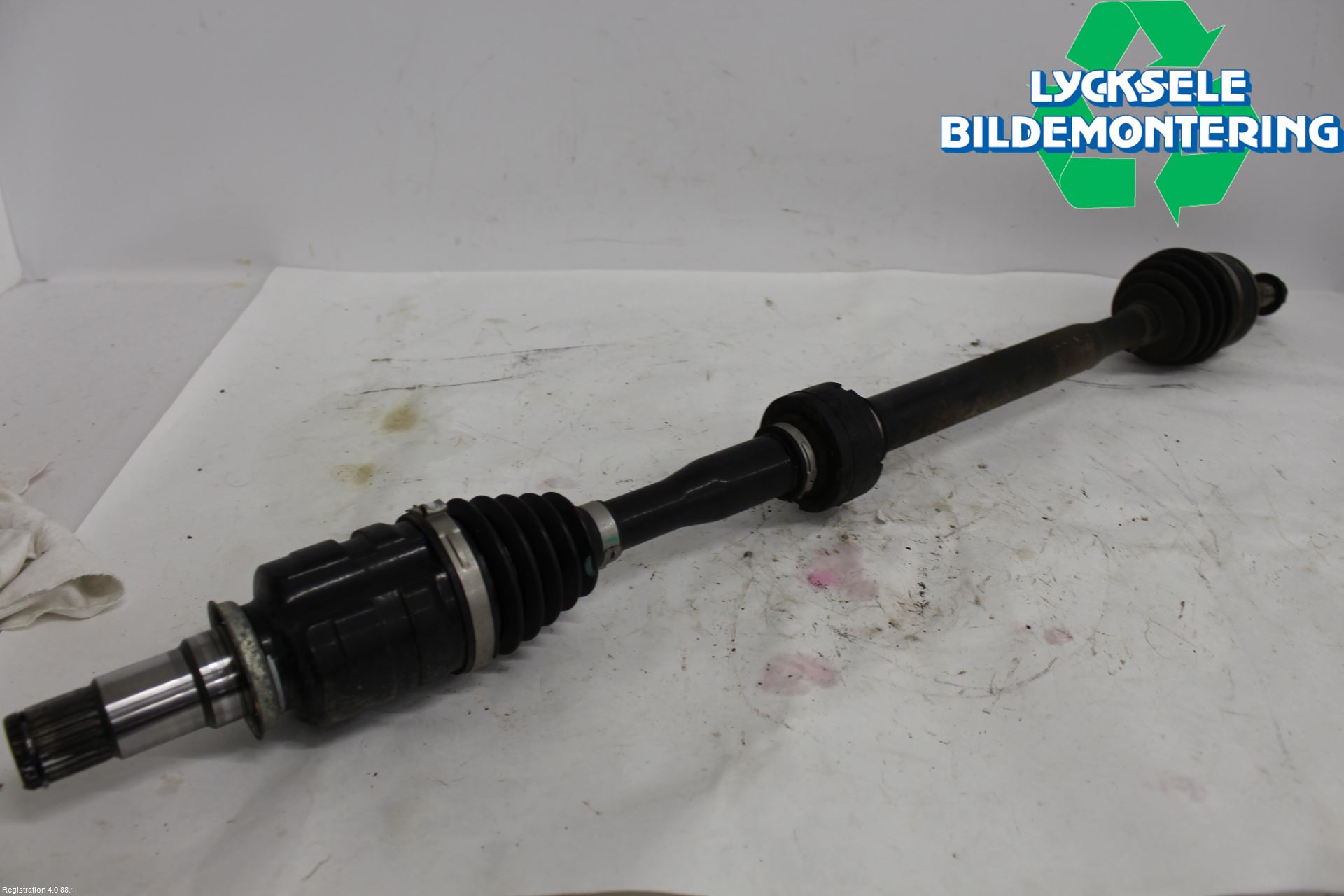 Toyota C-HR 16-23 Drivaxel Fram Vänster