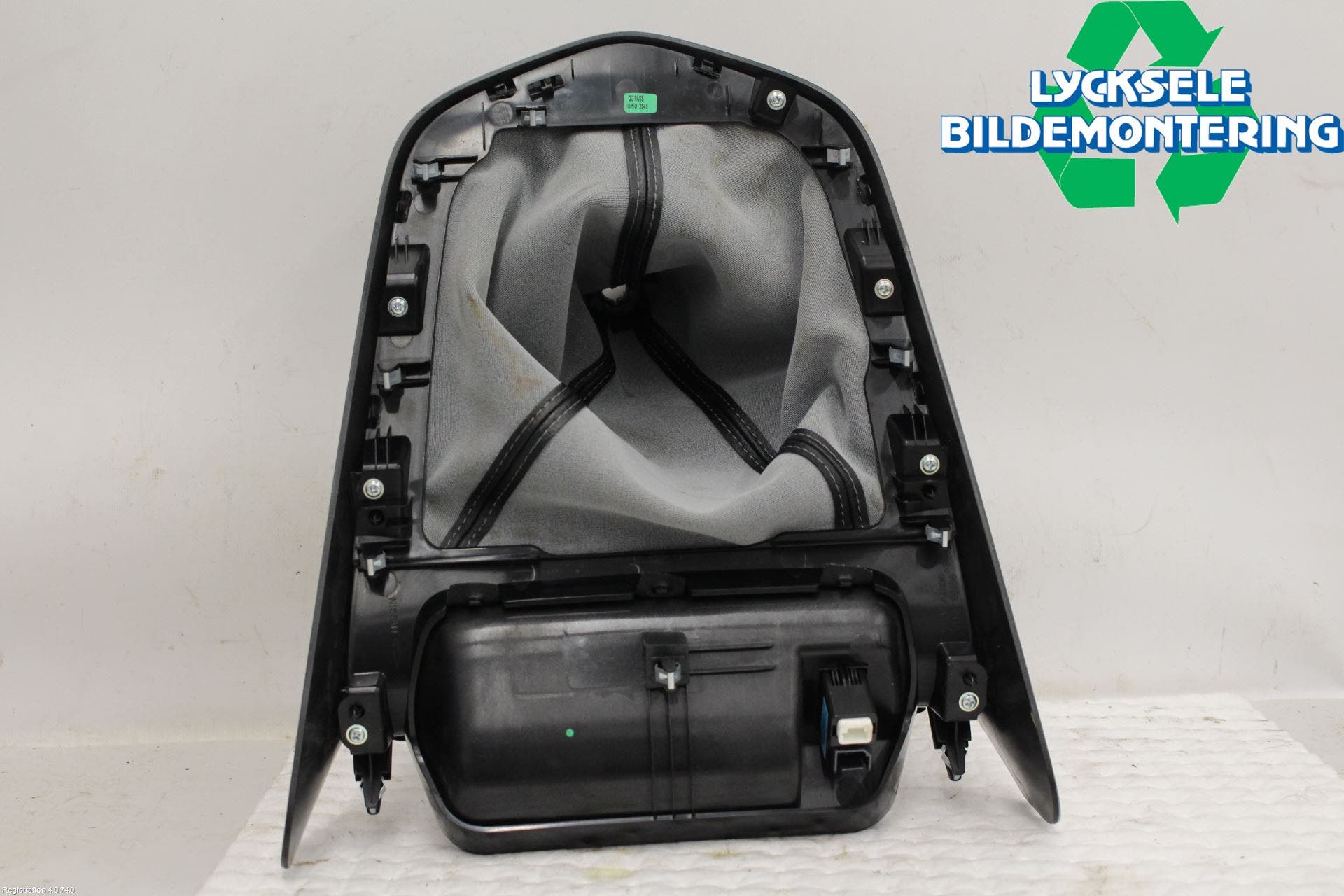 Nissan NAVARA 05-16 Växelspaksdamask