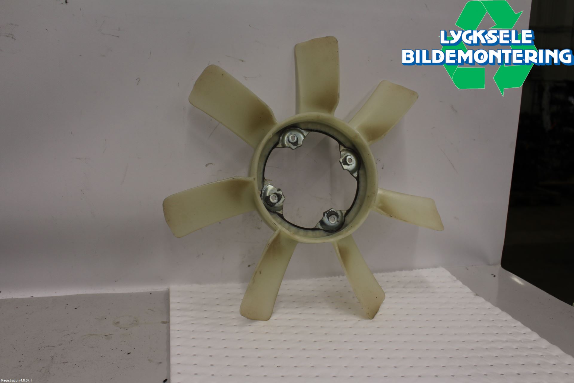 Nissan NAVARA 05-16 Kylfläkt-Vinge