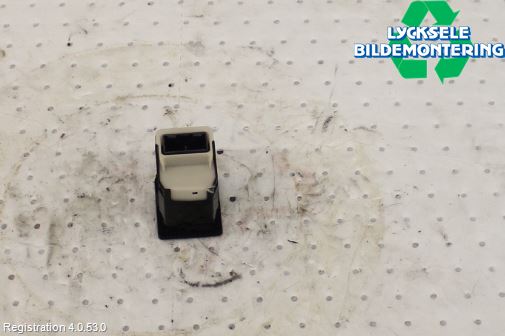 Toyota AURIS 13-19 Strömställare Spegel