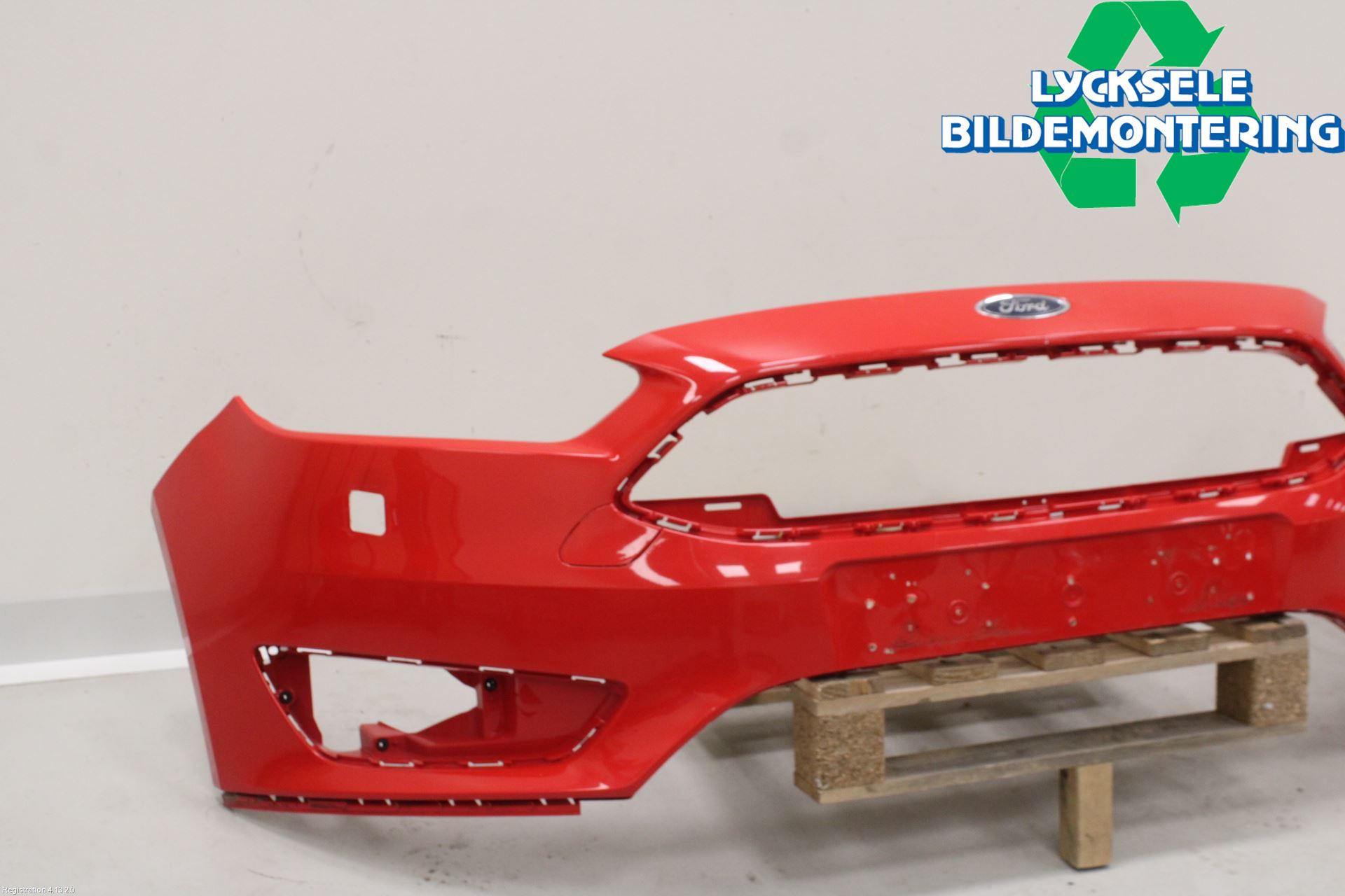 Ford FOCUS 15-18 Stötfångarbeklädnad Fram