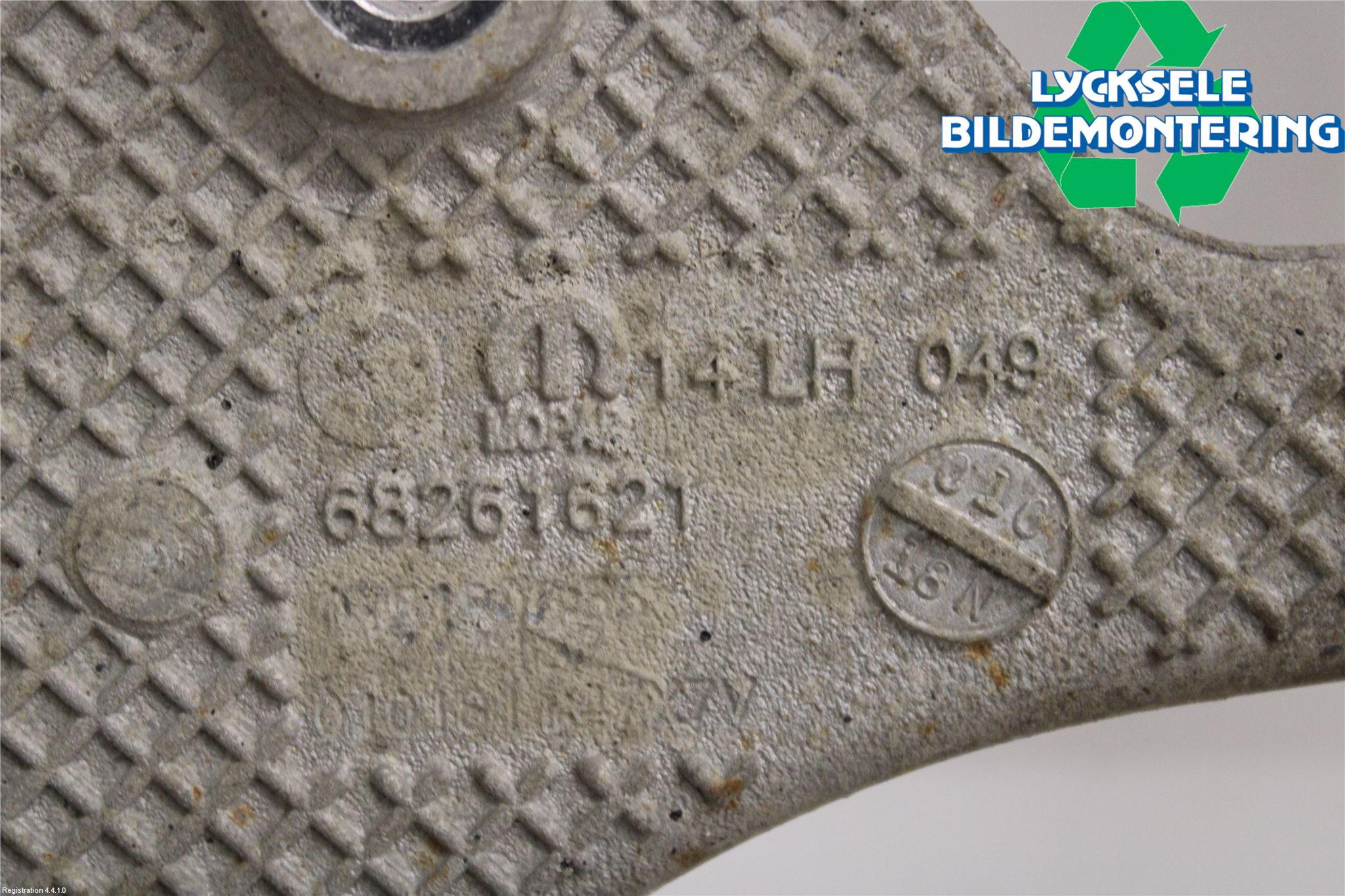 Dodge PICK UP RAM 81- Bärarm Fram Undre Vä