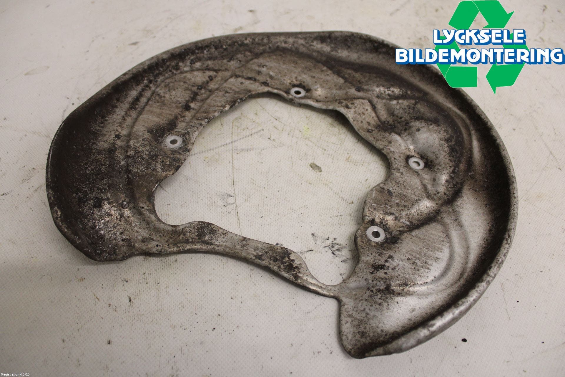 Audi A6 F2/C8 19- Bromssköld Bak