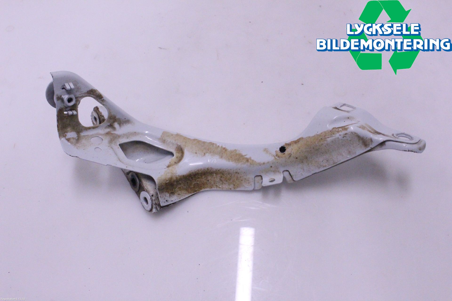Audi A6/S6 4G 11-18 Skärmfäste Fram Hö