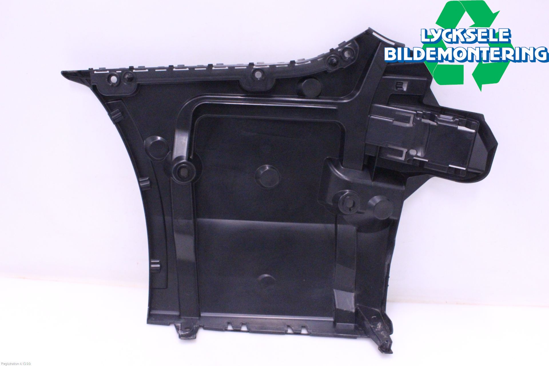 BMW 5 G30/G31/F90 17-23 Stötfångarfäste Bak Hö