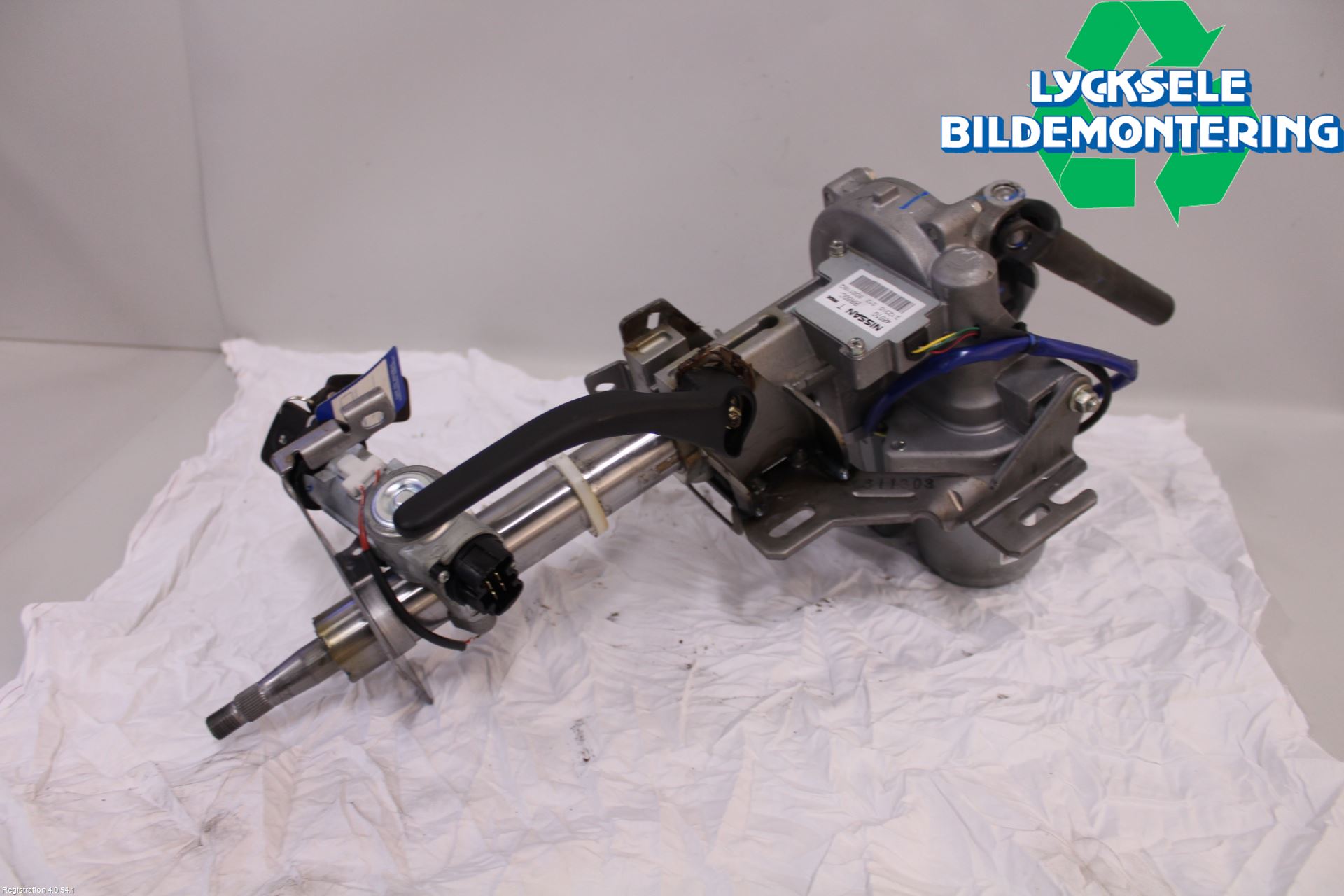 Nissan QASHQAI+2  10-14 Rattaxelagg Justerbart