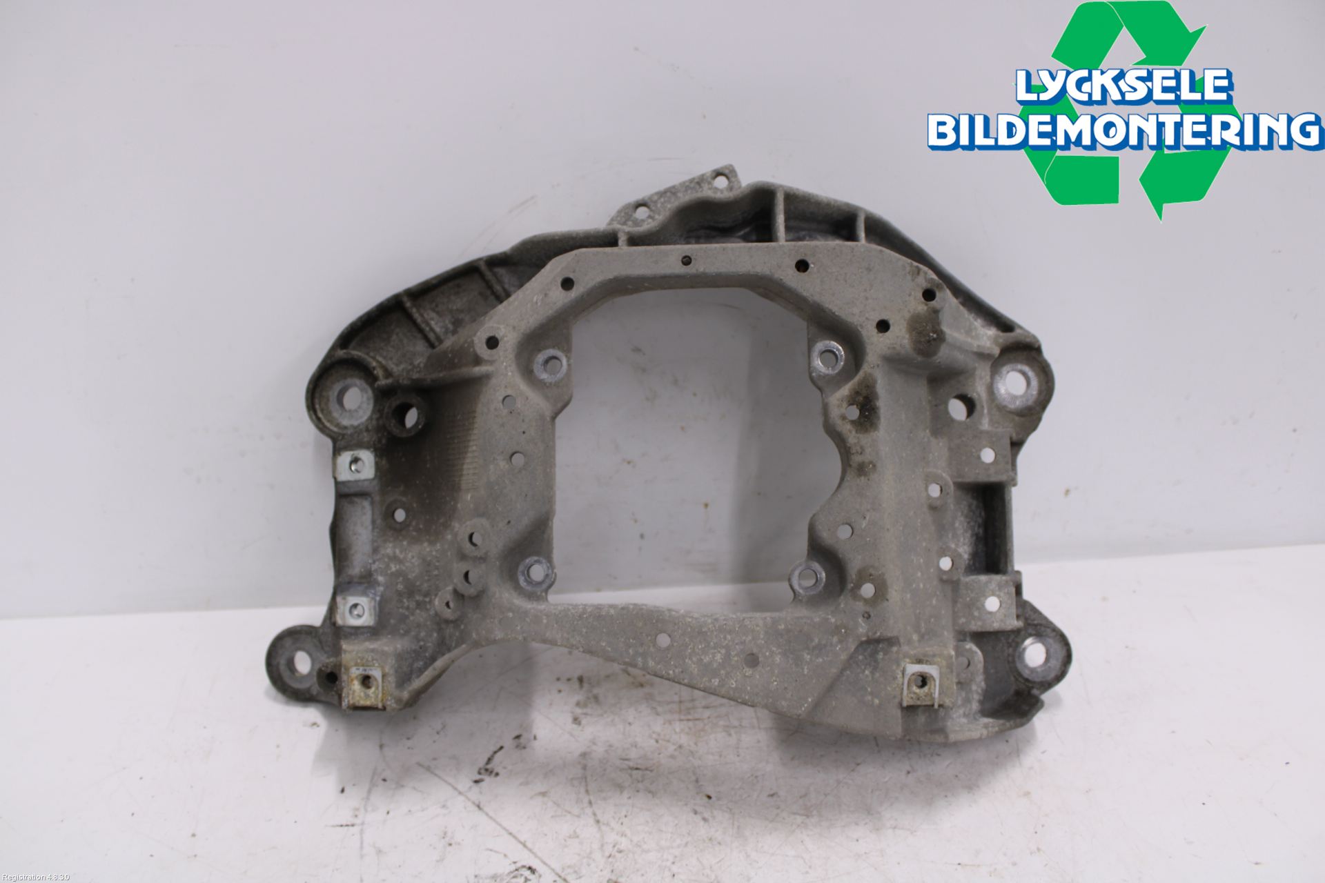 Audi A6 ALLROAD 12-18 Växellådsbalk