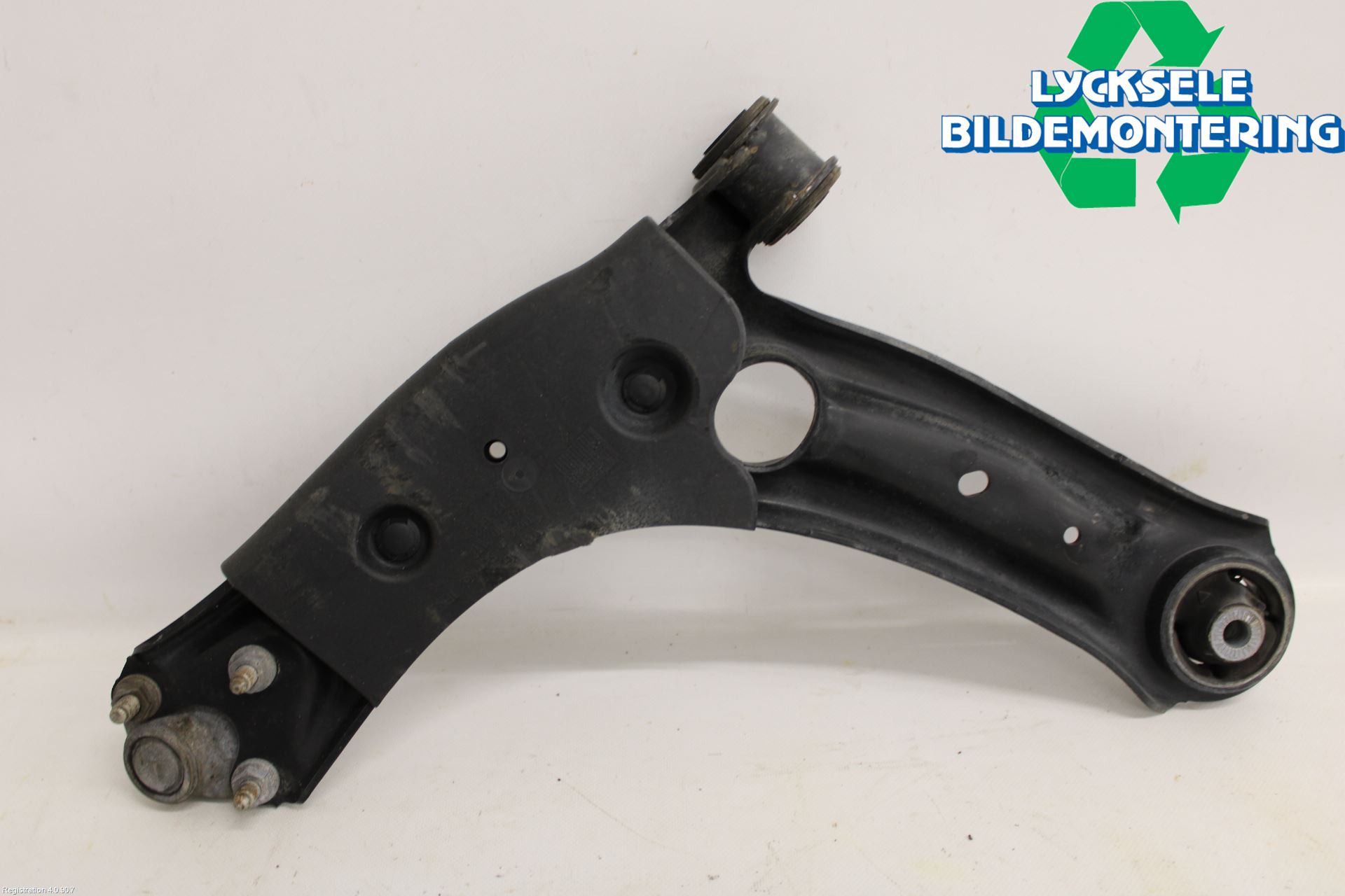 Volkswagen VW PASSAT 20-24 Bärarm Fram Undre Hö