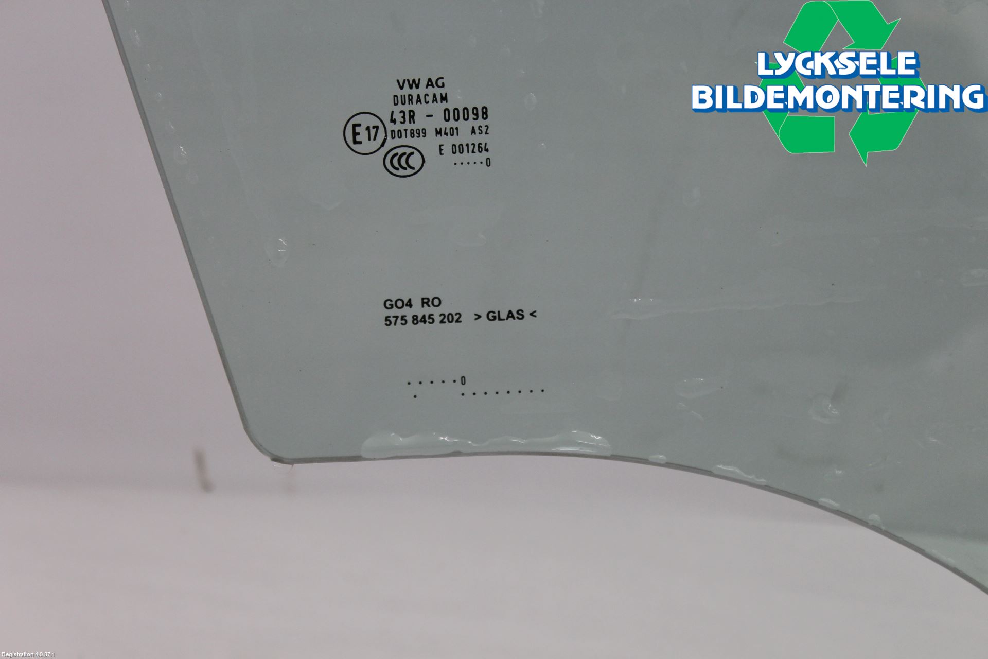 Seat ATECA 16->> Dörruta Fram Höger