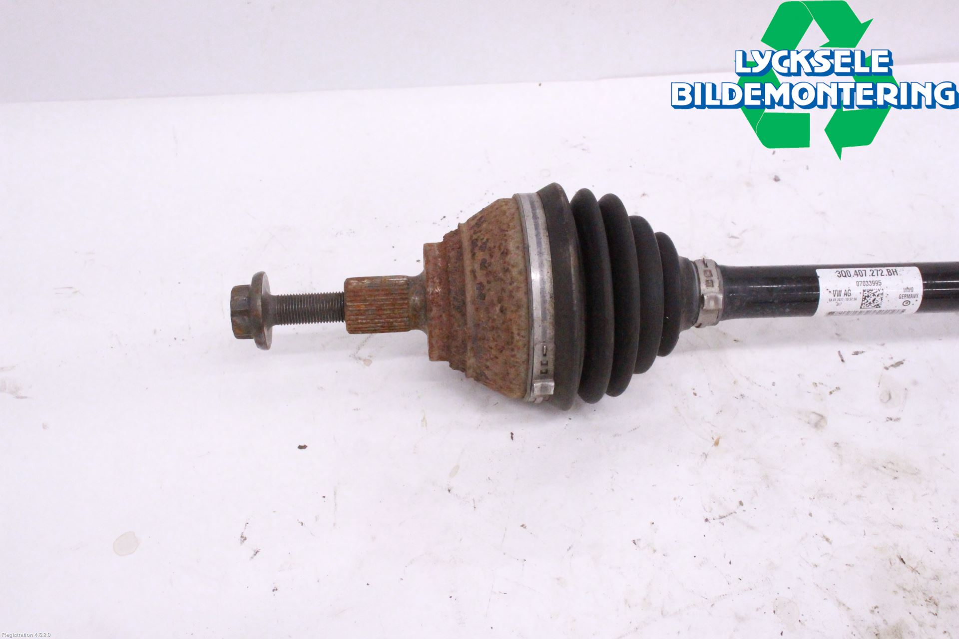 Volkswagen VW TIGUAN 16-24 Drivaxel Fram Höger