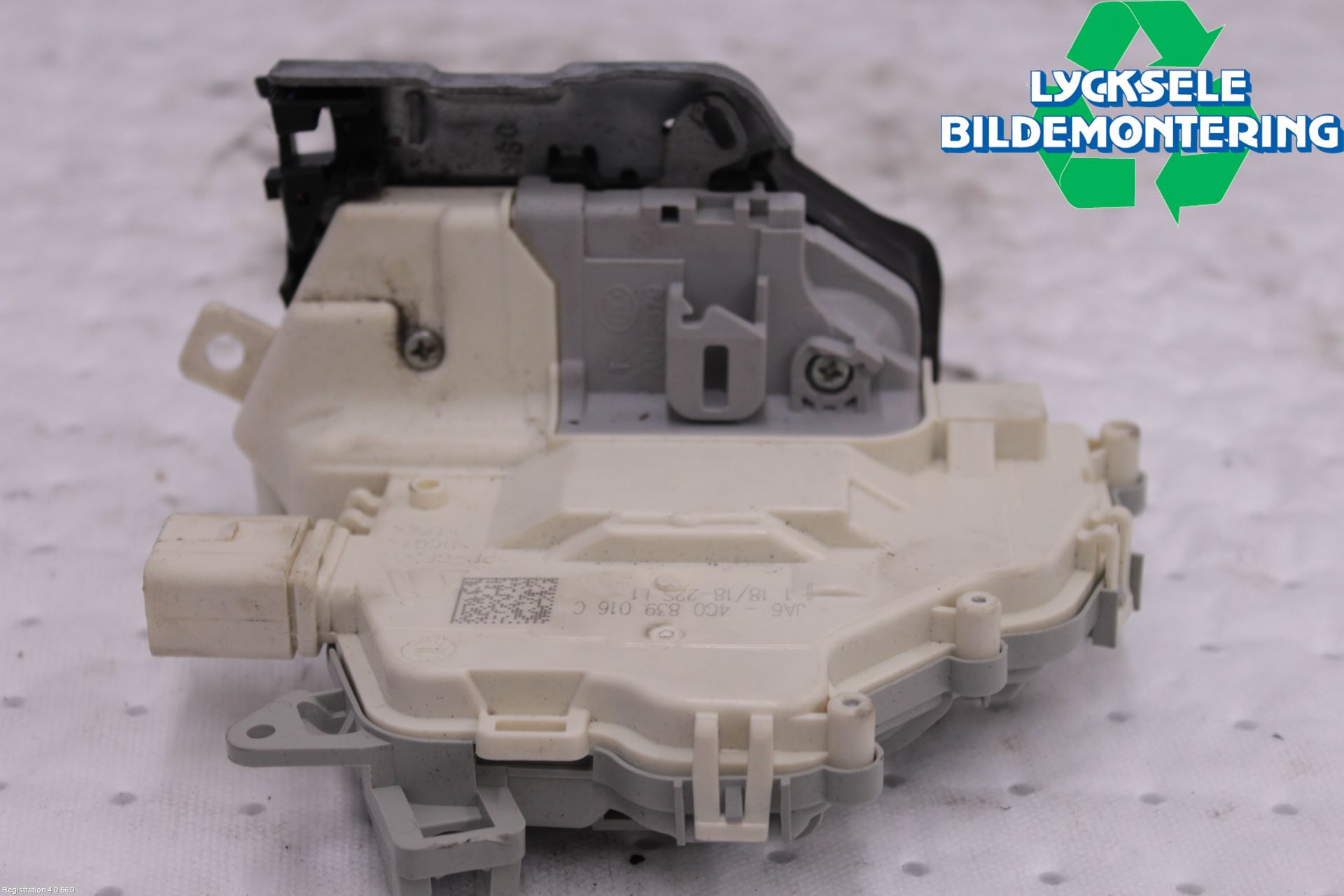 Audi A6 ALLROAD 12-18 Låskista-Dörrlås