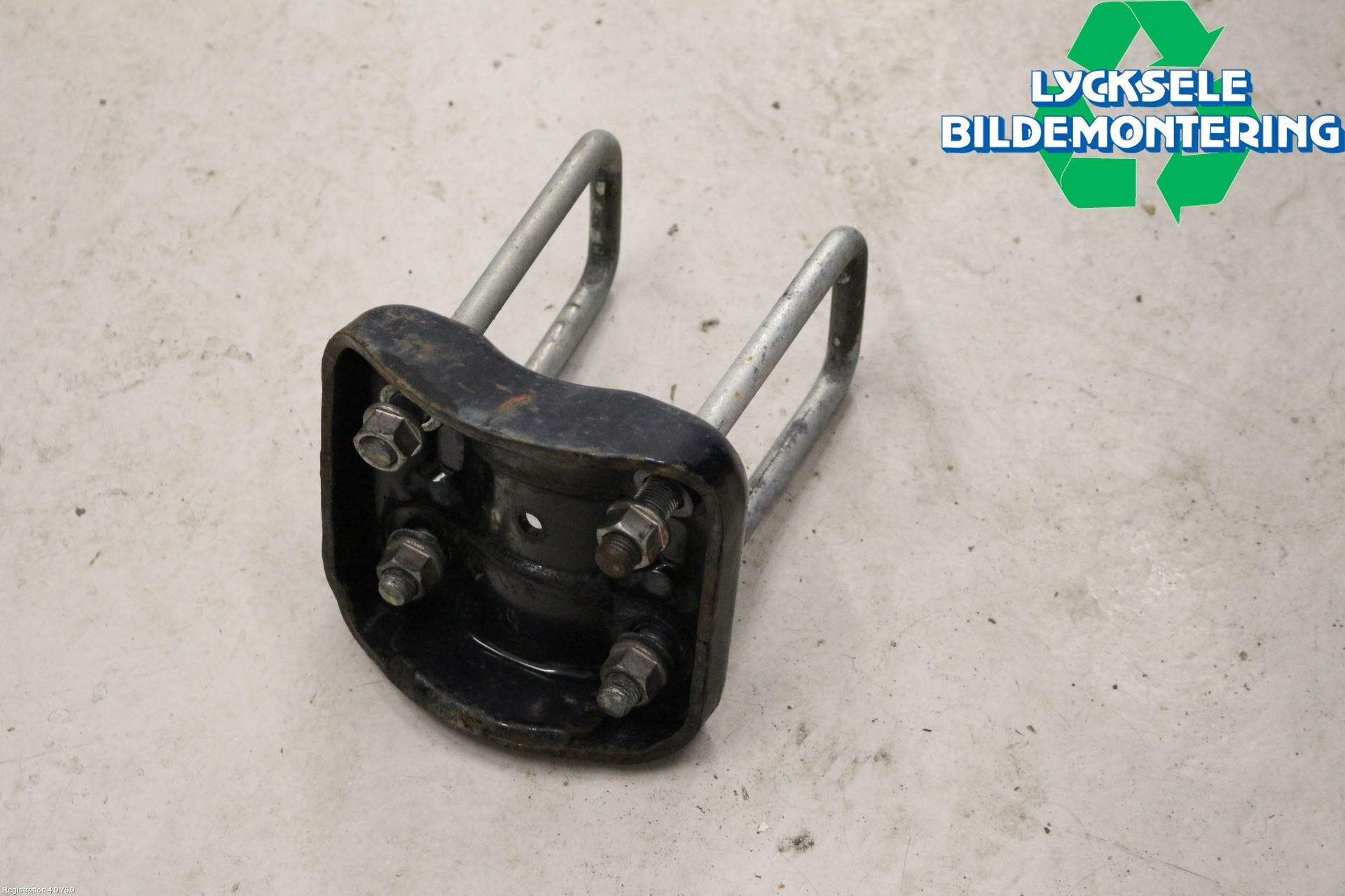 Toyota HILUX 16- Bladfjäderhänke Bak