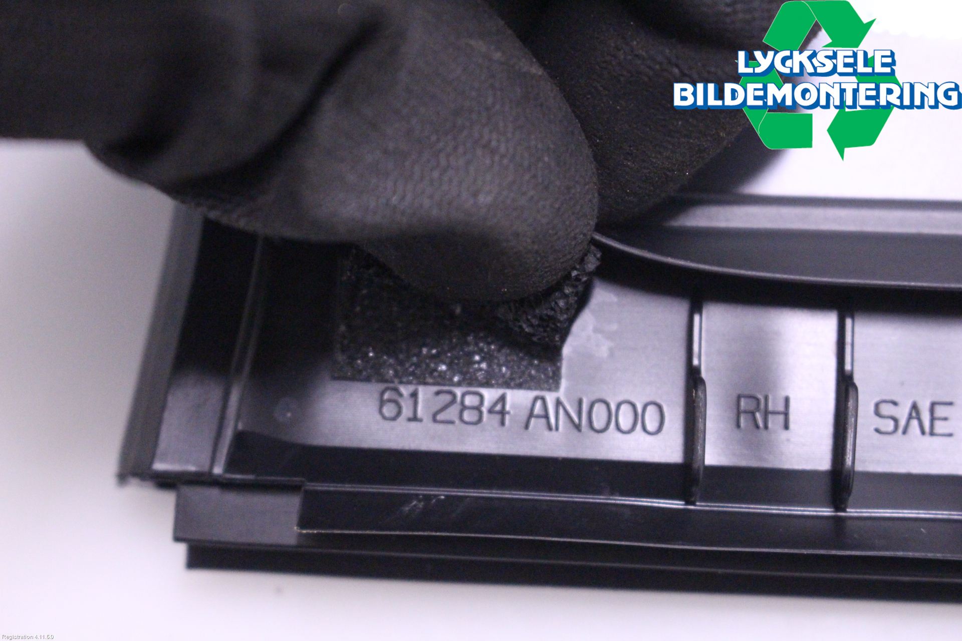 Subaru OUTBACK 21- Dörruta Fram Lilla Hö