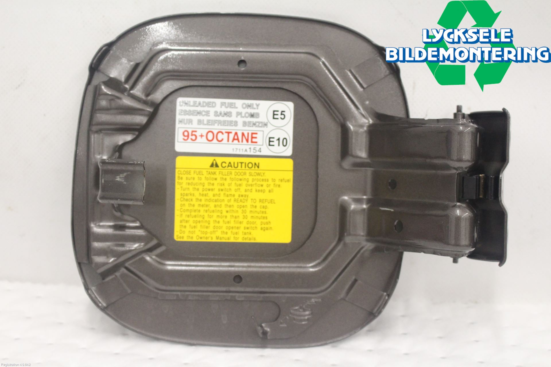 Mitsubishi OUTLANDER 13-21 Tanklucka