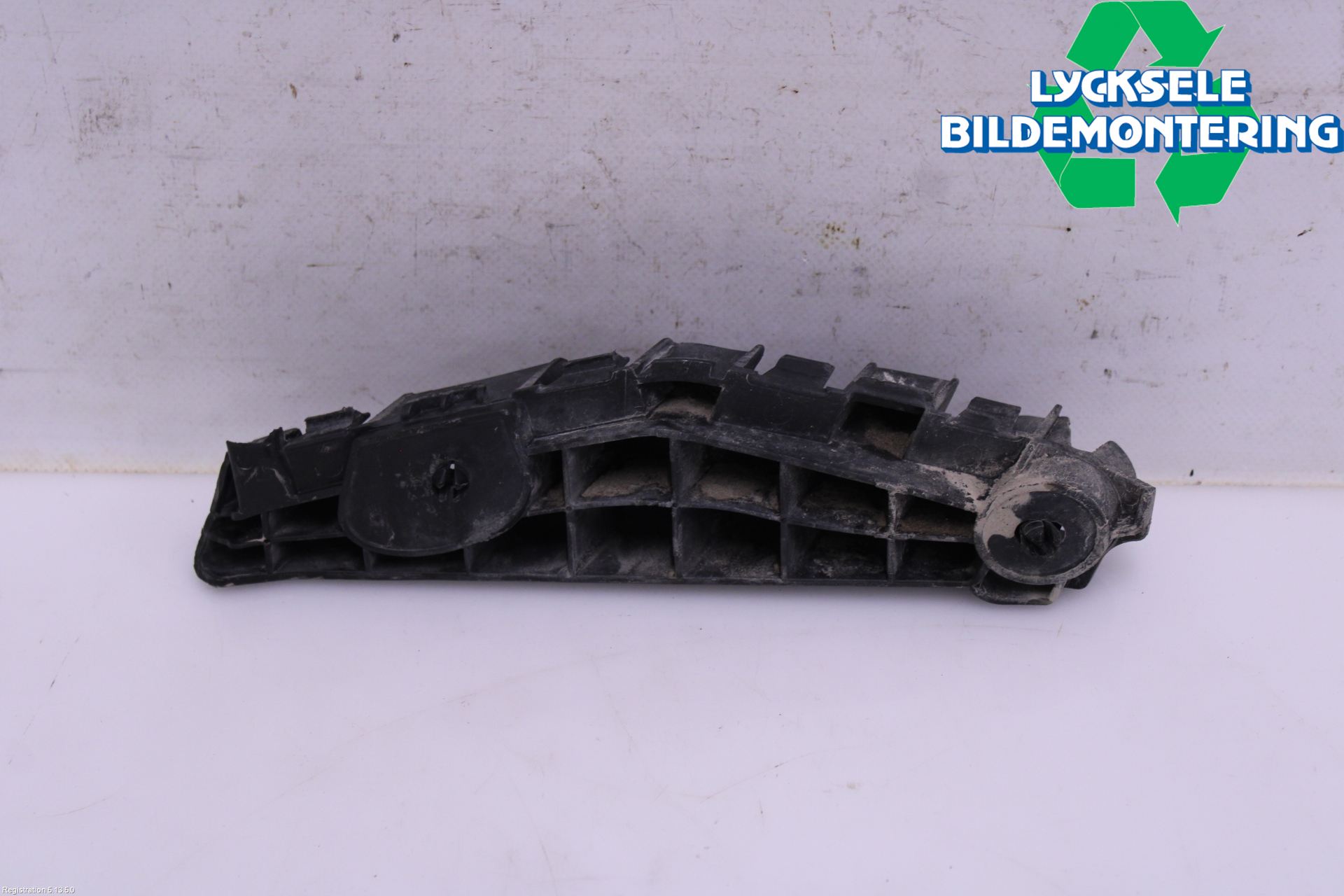 Volkswagen VW AMAROK 2H 10-22 Stötfångarfäste Fram Hö