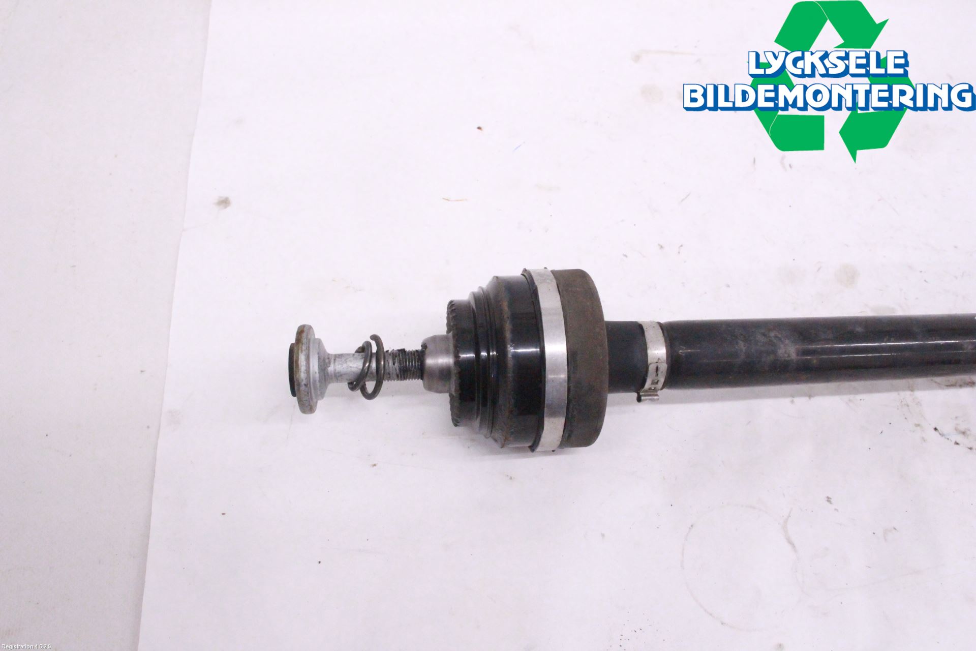 BMW 5 G30/G31/F90 17-23 Drivaxel Bak Vänster