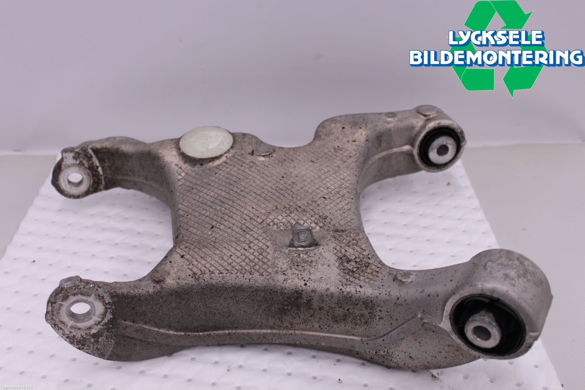 BMW 5 E60/61 Sed/Tou 02-10 Bärarm Bak Höger