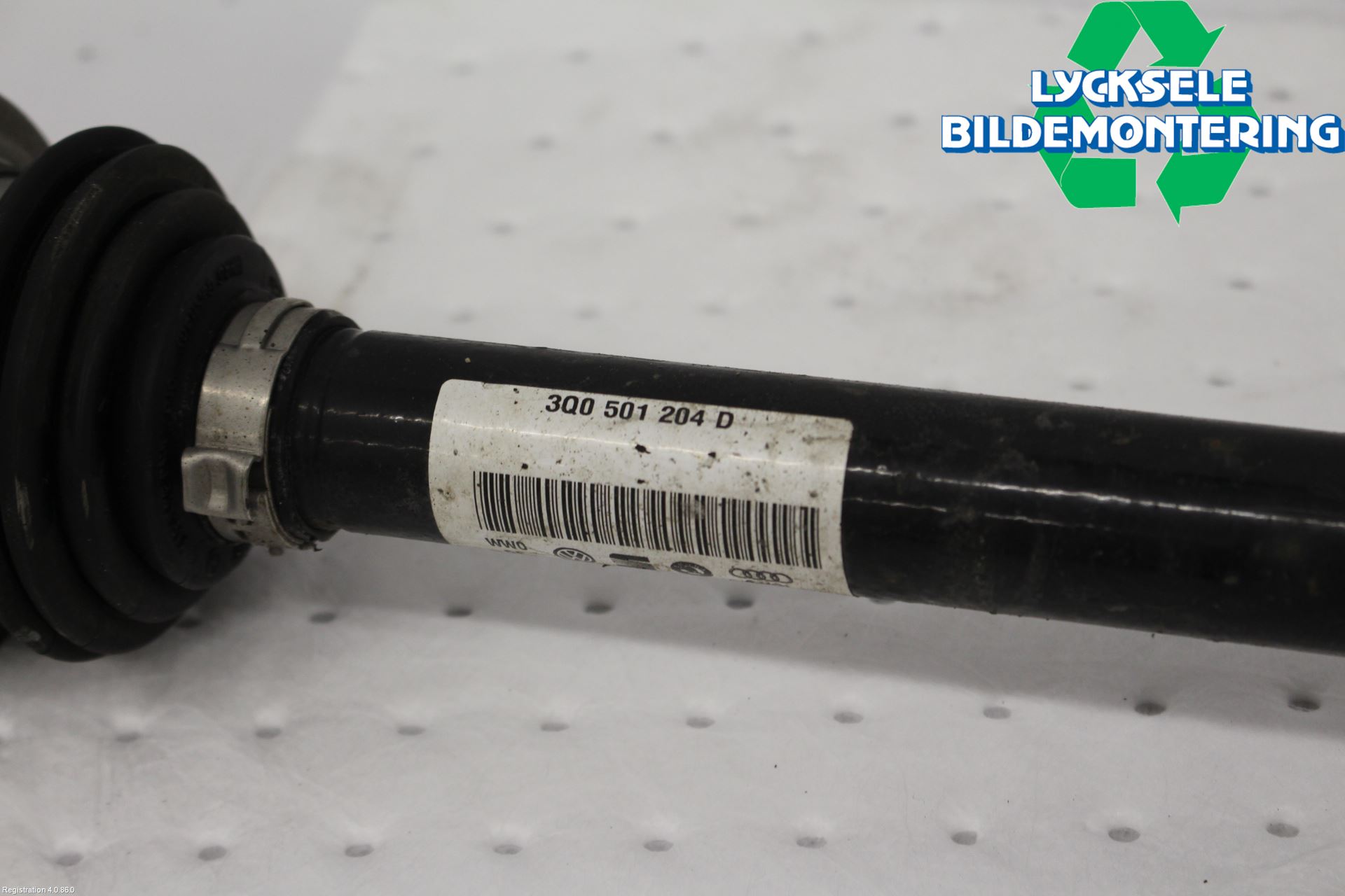 Volkswagen VW PASSAT 20-24 Drivaxel Bak Höger