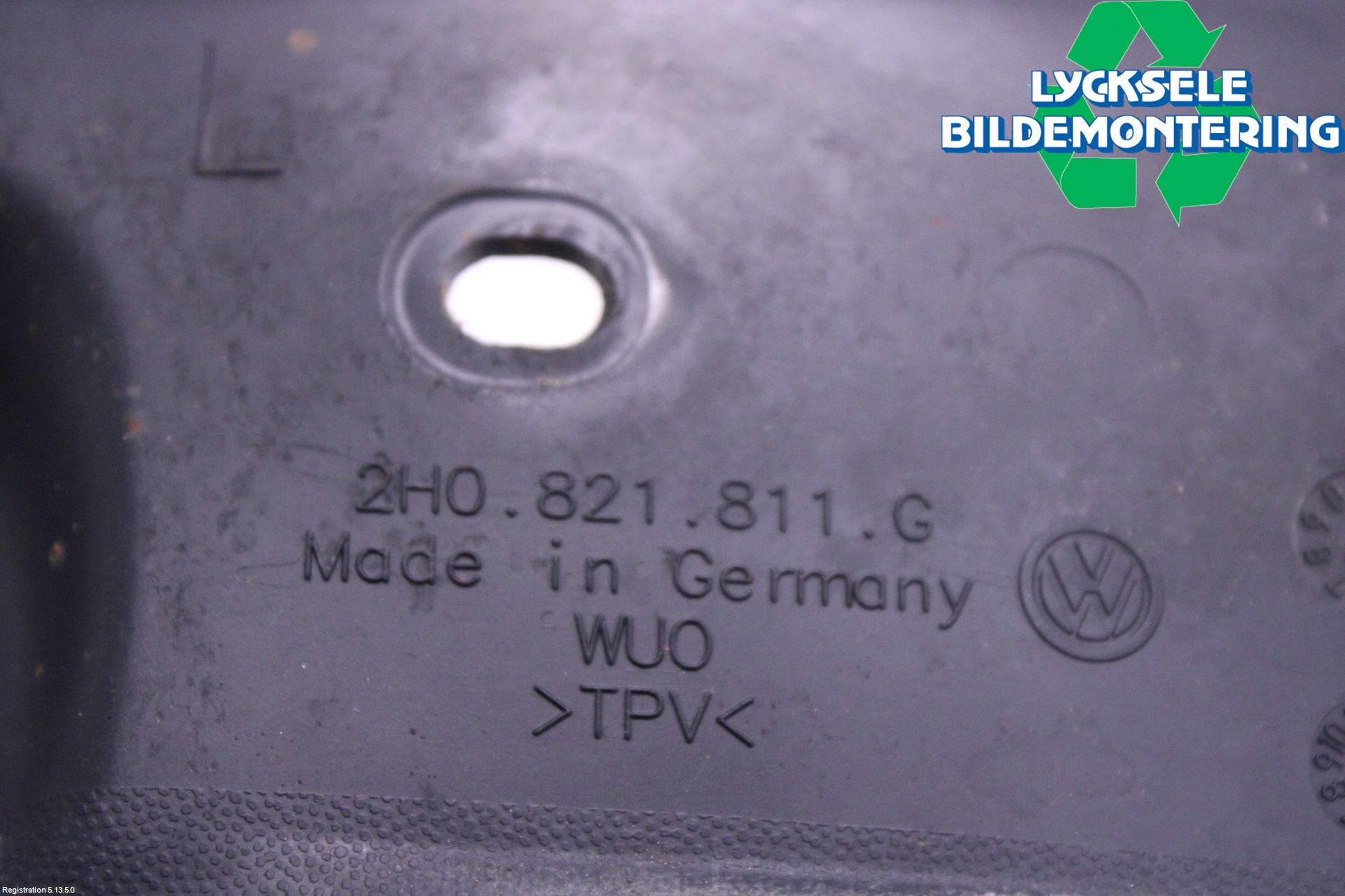Volkswagen VW AMAROK 2H 10-22 Stänkskydd