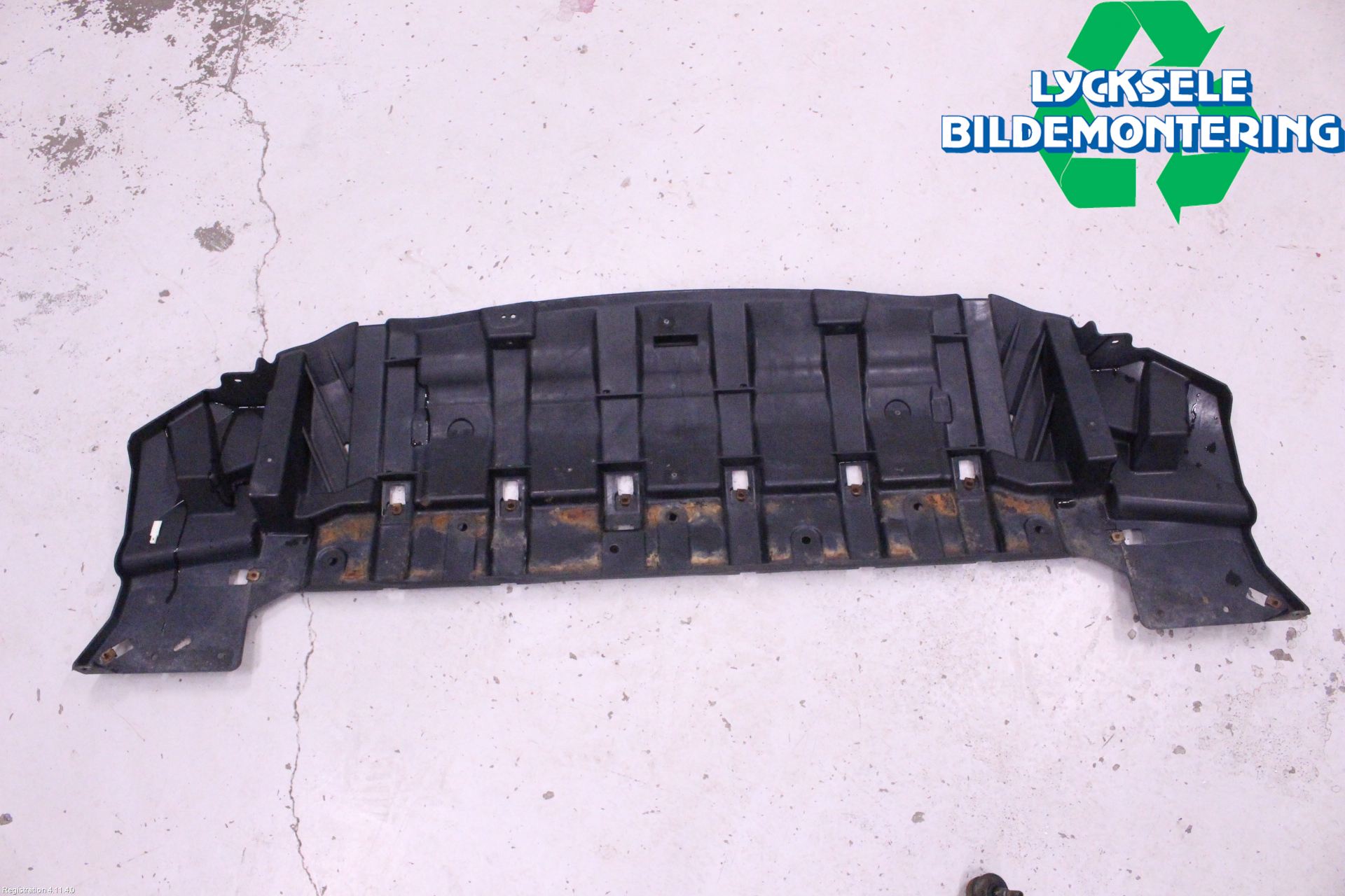 Ford KUGA 13-16 Hasplåt Plåt-Plast