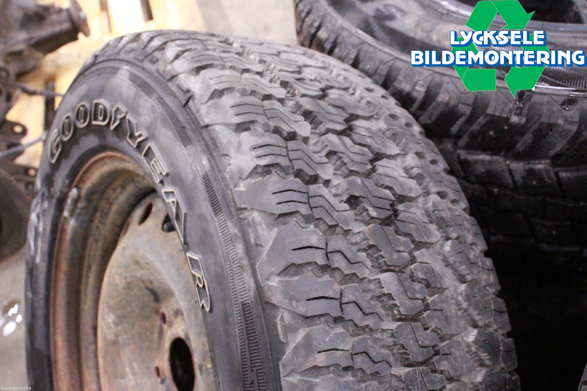 Dodge PICK UP RAM 81- Sommardäck Med Fälg