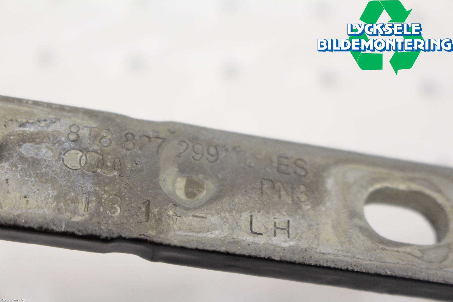 Audi A5 07-16 Bakluckegångjärn Vä