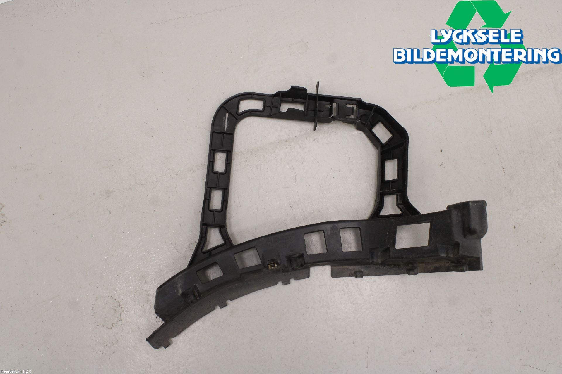 Volkswagen VW PASSAT 11-14 Stötfångardel Bak Hö