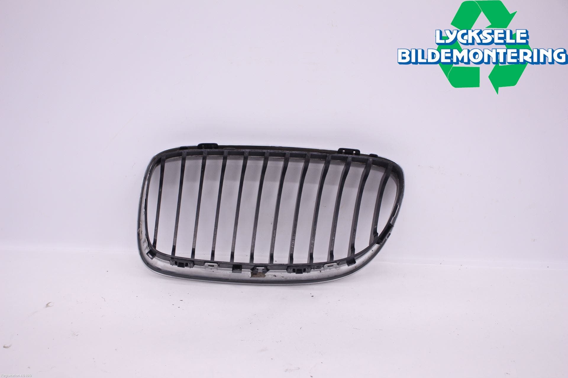 BMW 3 E90/91 SED/TOU 05-12 Grilldel Höger