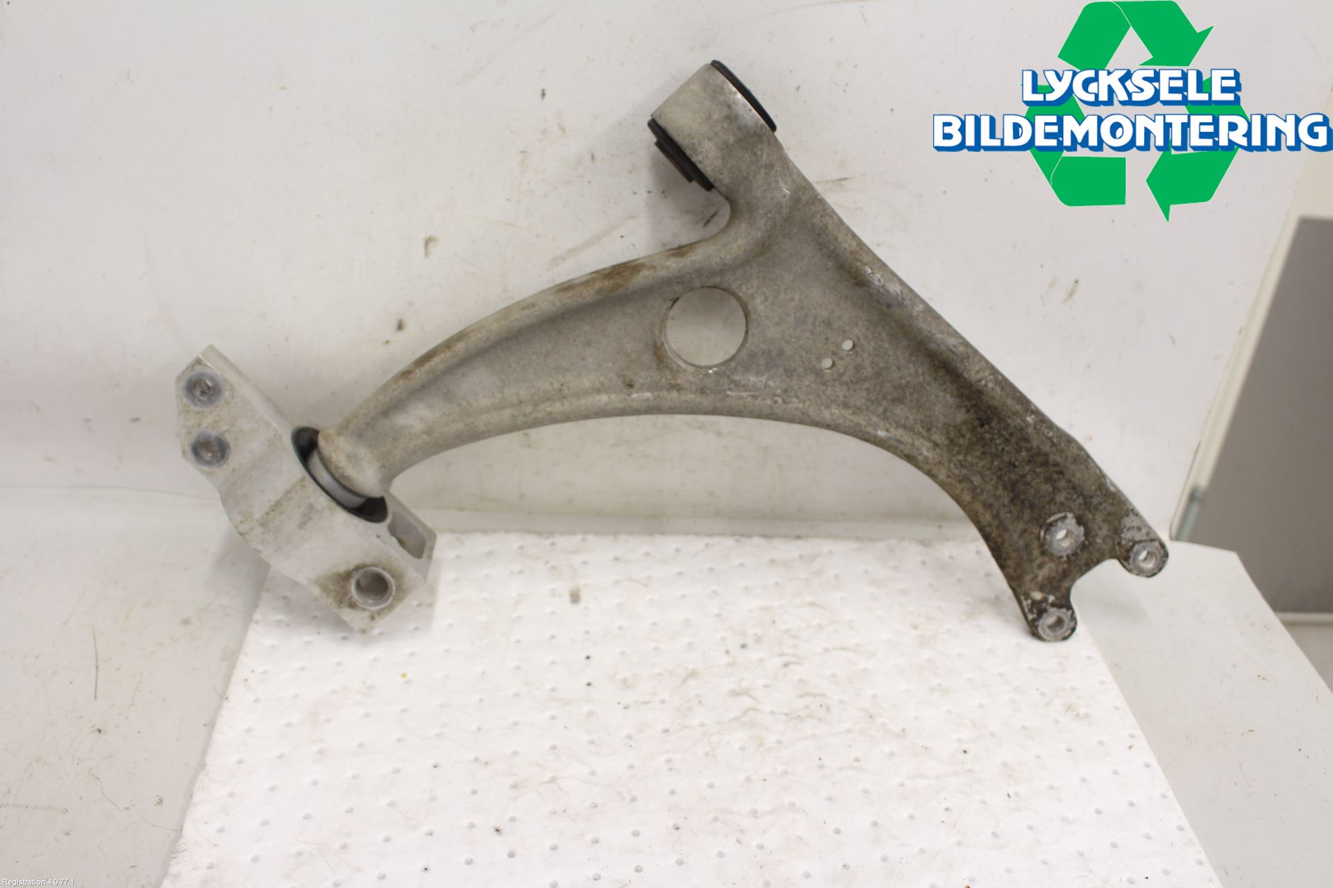 Audi Q3 8U 12-18 Bärarm Fram Undre Vä