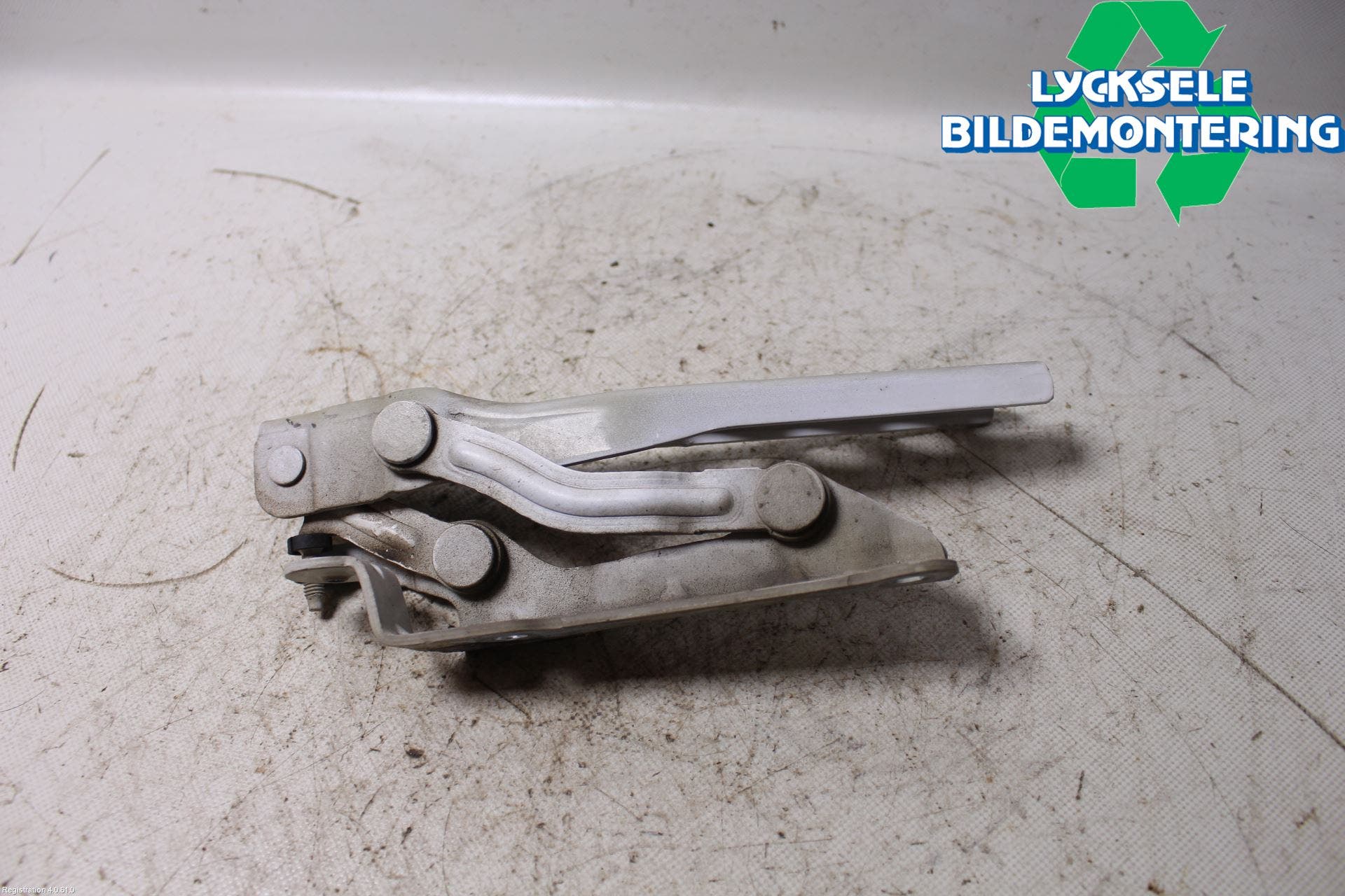 Skoda OCTAVIA (1Z) 05-13 Huvgångjärn