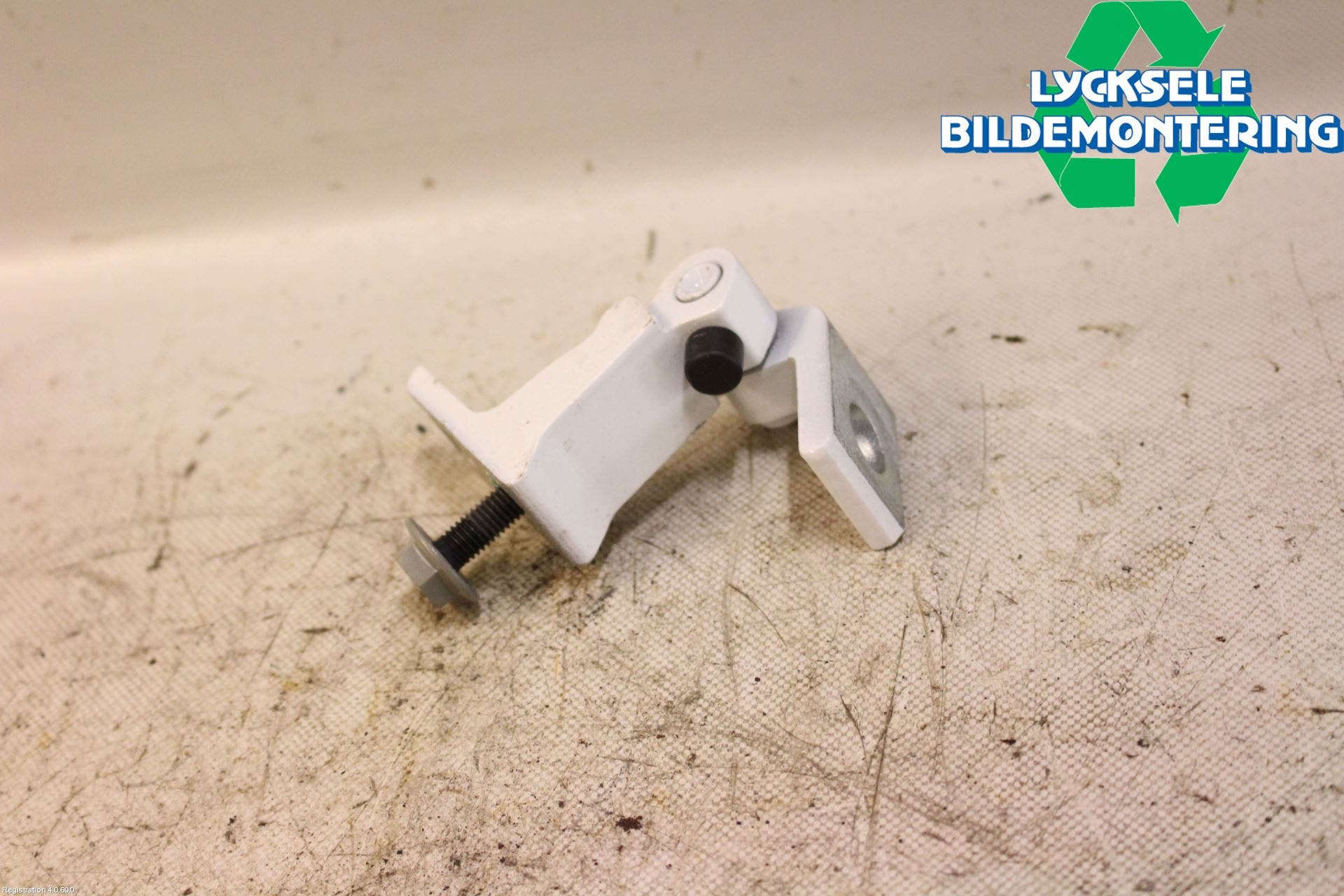 Volkswagen VW PASSAT 15-19 Dörrgångjärn