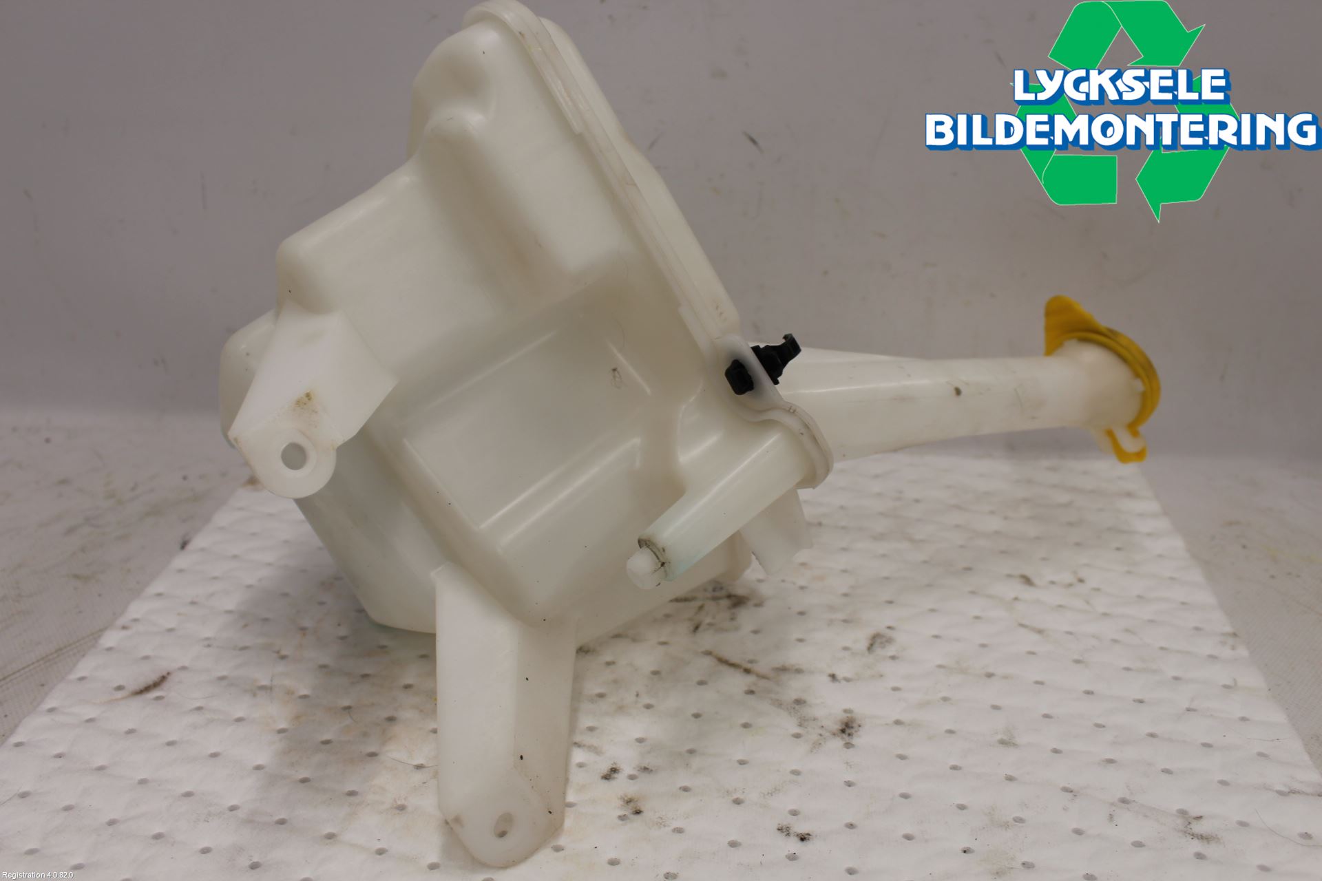 Toyota YARIS XP130 15-20 Spolartank Vindruta