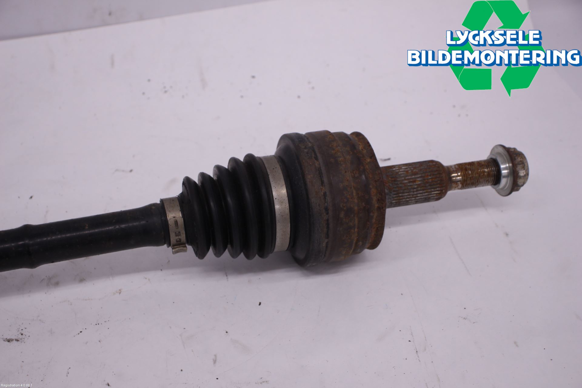 Volkswagen VW TRANSP/CARAVELLE (T5) 04-15 Drivaxel Bak Vänster
