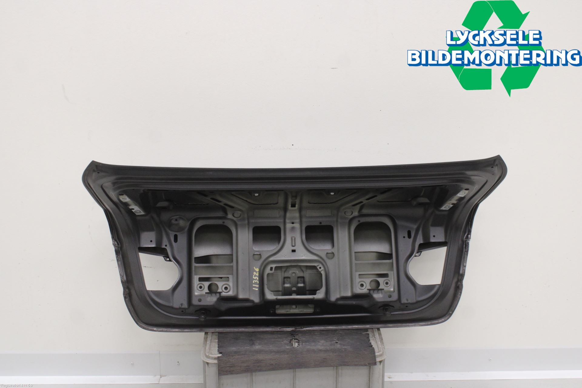 BMW 3 F30/F31/F80 12-19 Baklucka (Ej Med Ruta)