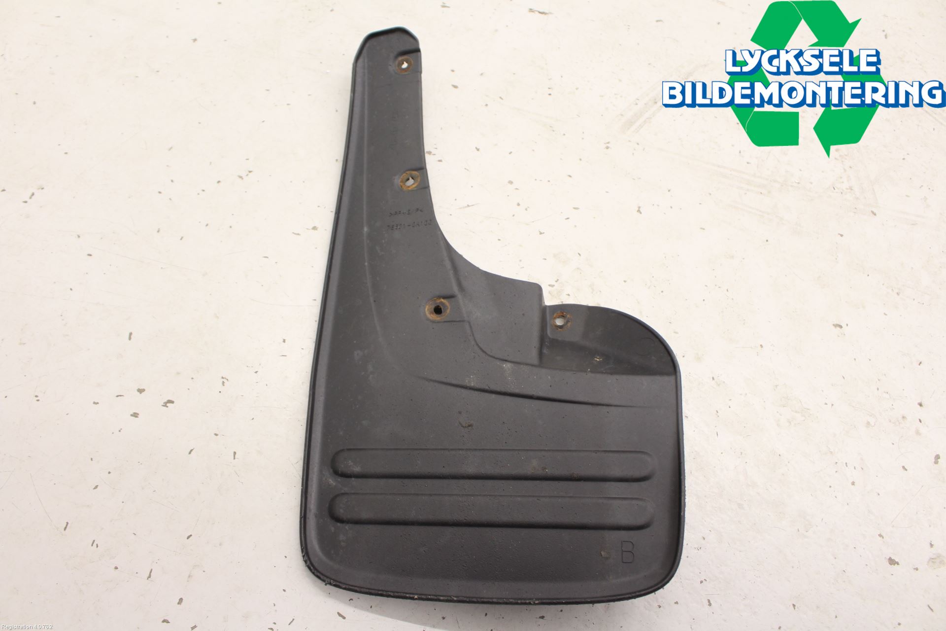 Toyota HILUX 05-16 Stänkskydd