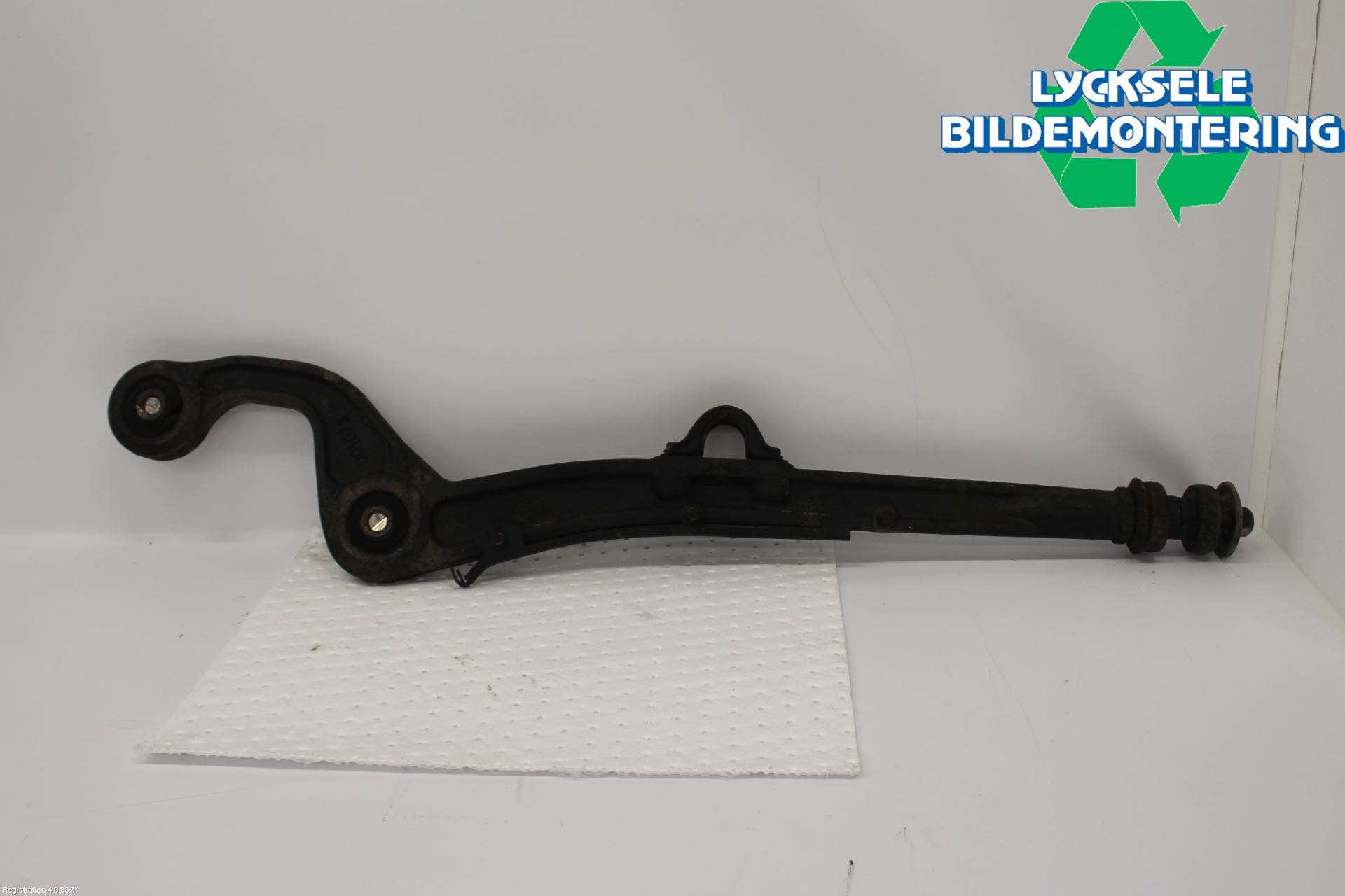 Nissan PATROL Bärarm Fram Undre Vä