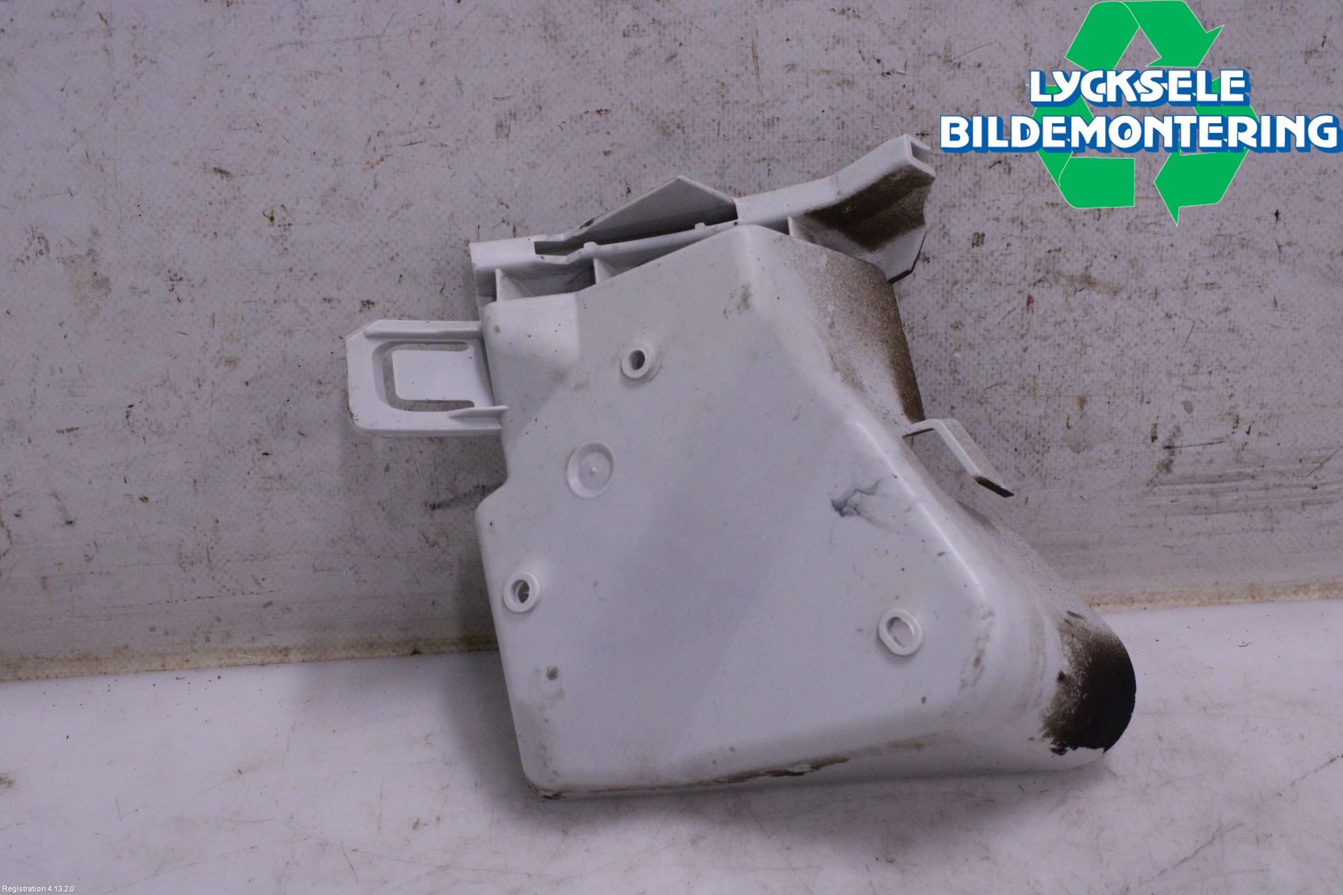 Ford FOCUS 15-18 Stötfångarfäste Bak Hö