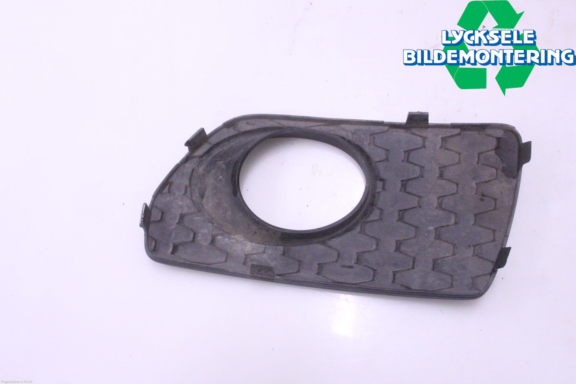 Volvo XC70 08-13 Dimljussarg Fram