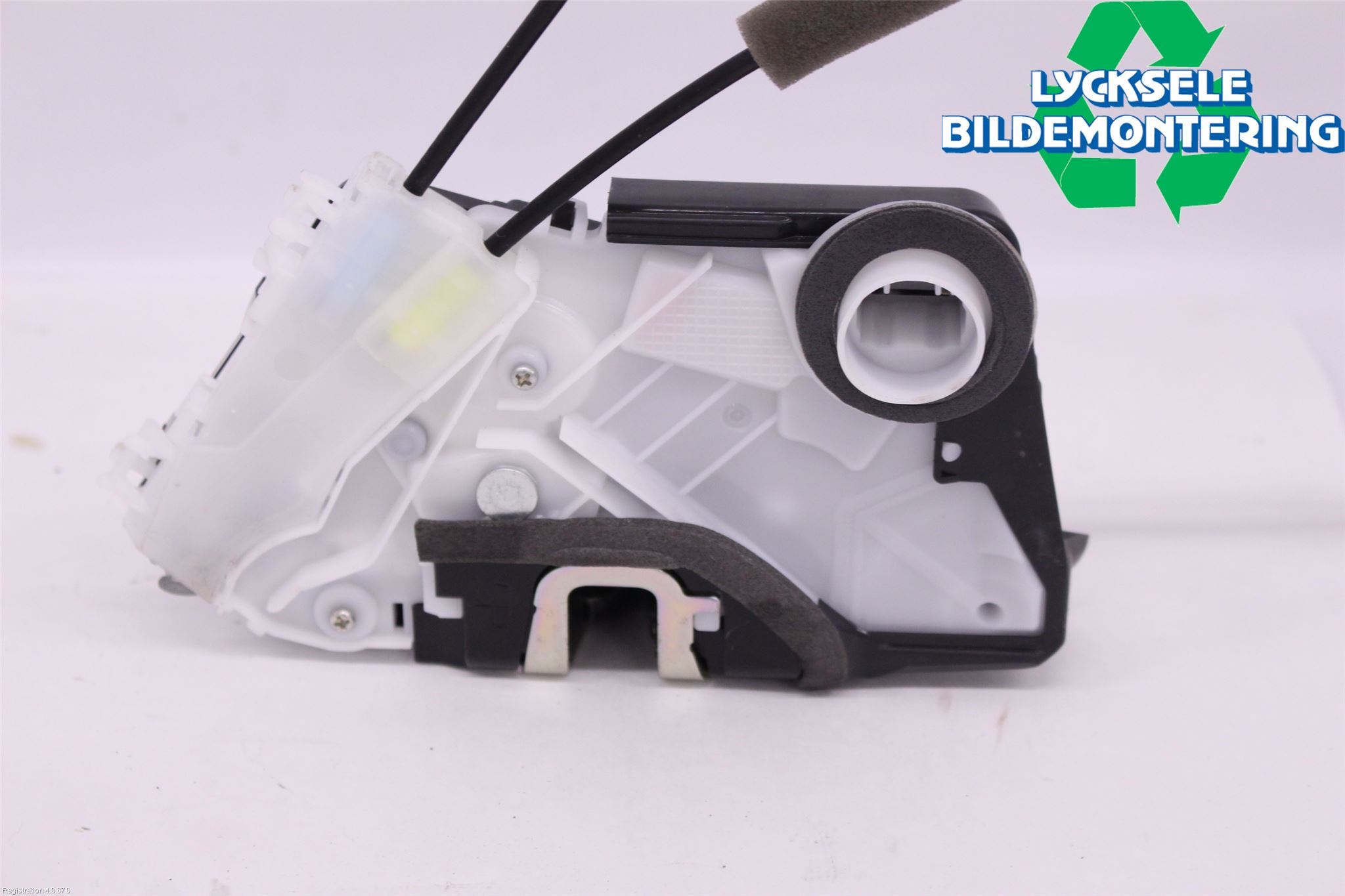 Toyota YARIS XP21 20- Låskista-Dörrlås