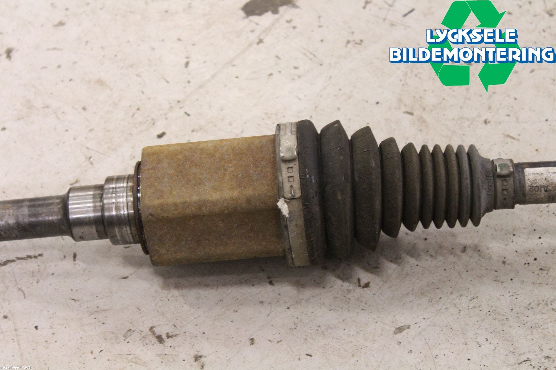 BMW X1 E84 10-15 Drivaxel Fram Höger