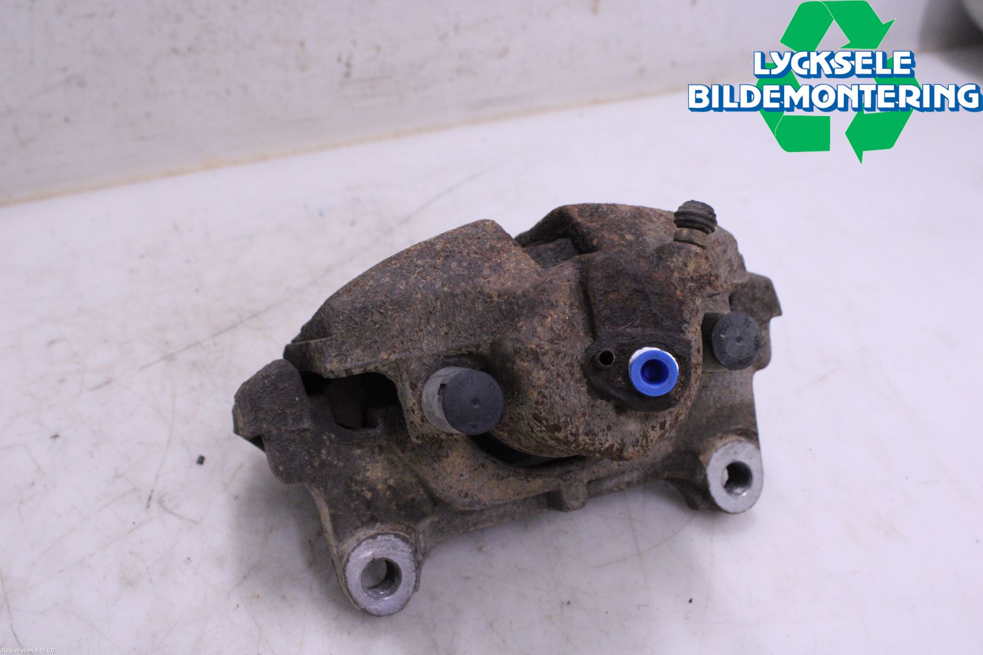 Volkswagen VW PASSAT 11-14 Bromsok Fram Höger