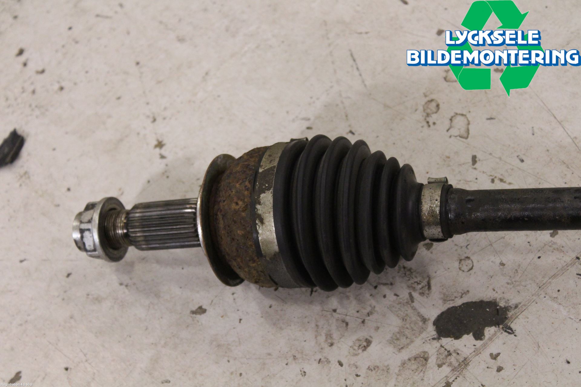 Subaru LEGACY 10-14 Drivaxel Fram Höger